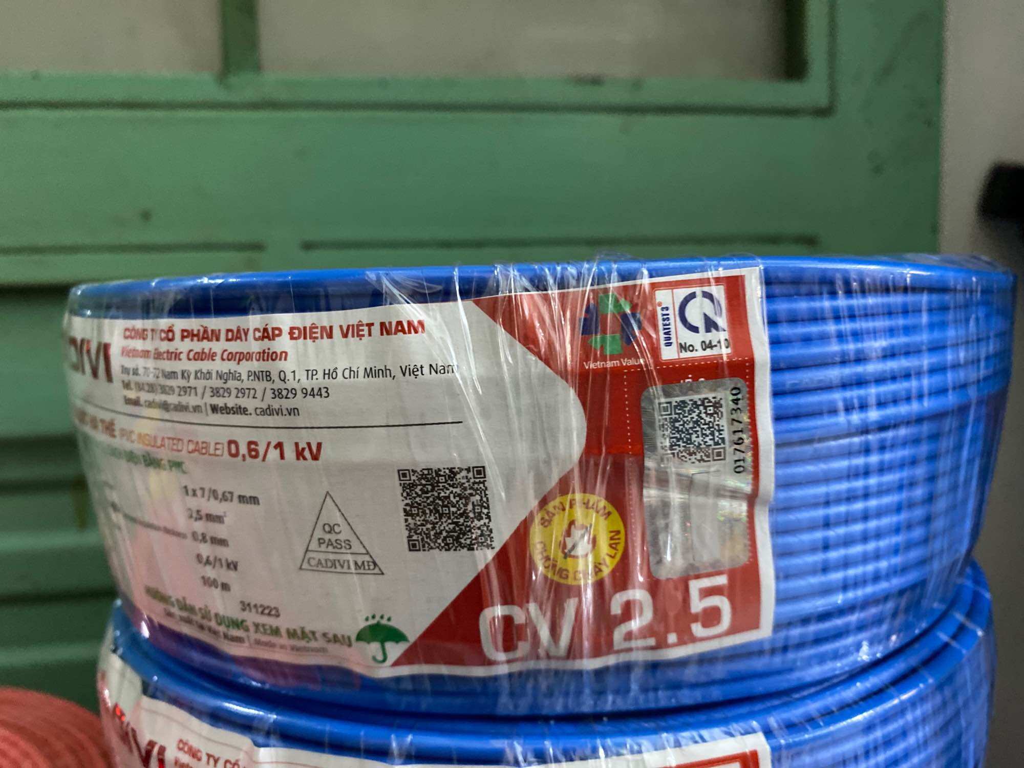 Dây điện Cadivi 2.5 đơn 7 sợi (cuộn 100 mét)