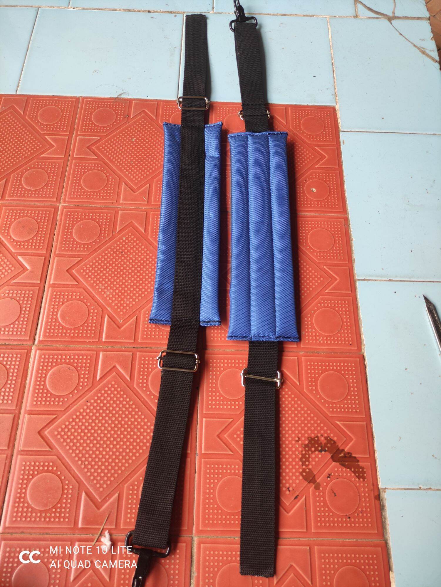 1 cặp dây đeo bình xịt máy