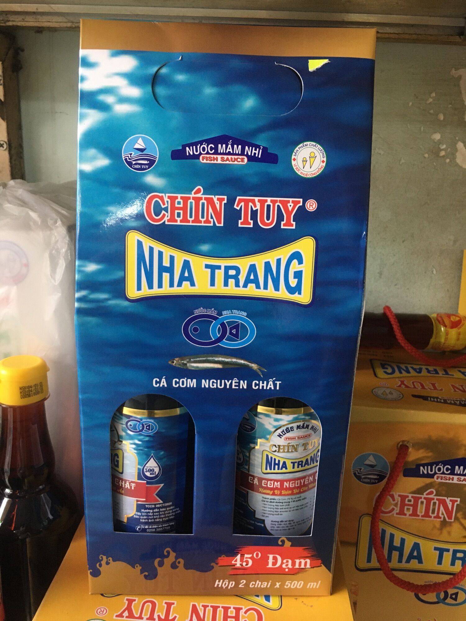 Nước mắm nhỉ cá cơm Chín Tuy Nha Trang loại 45 đạm chai nhựa 500ml