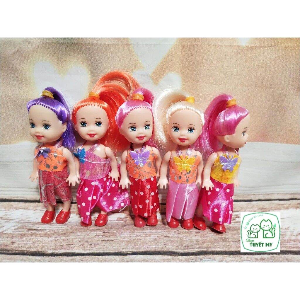 Một búp bê em bé gái 10 cm có khớp đủ giày đầm