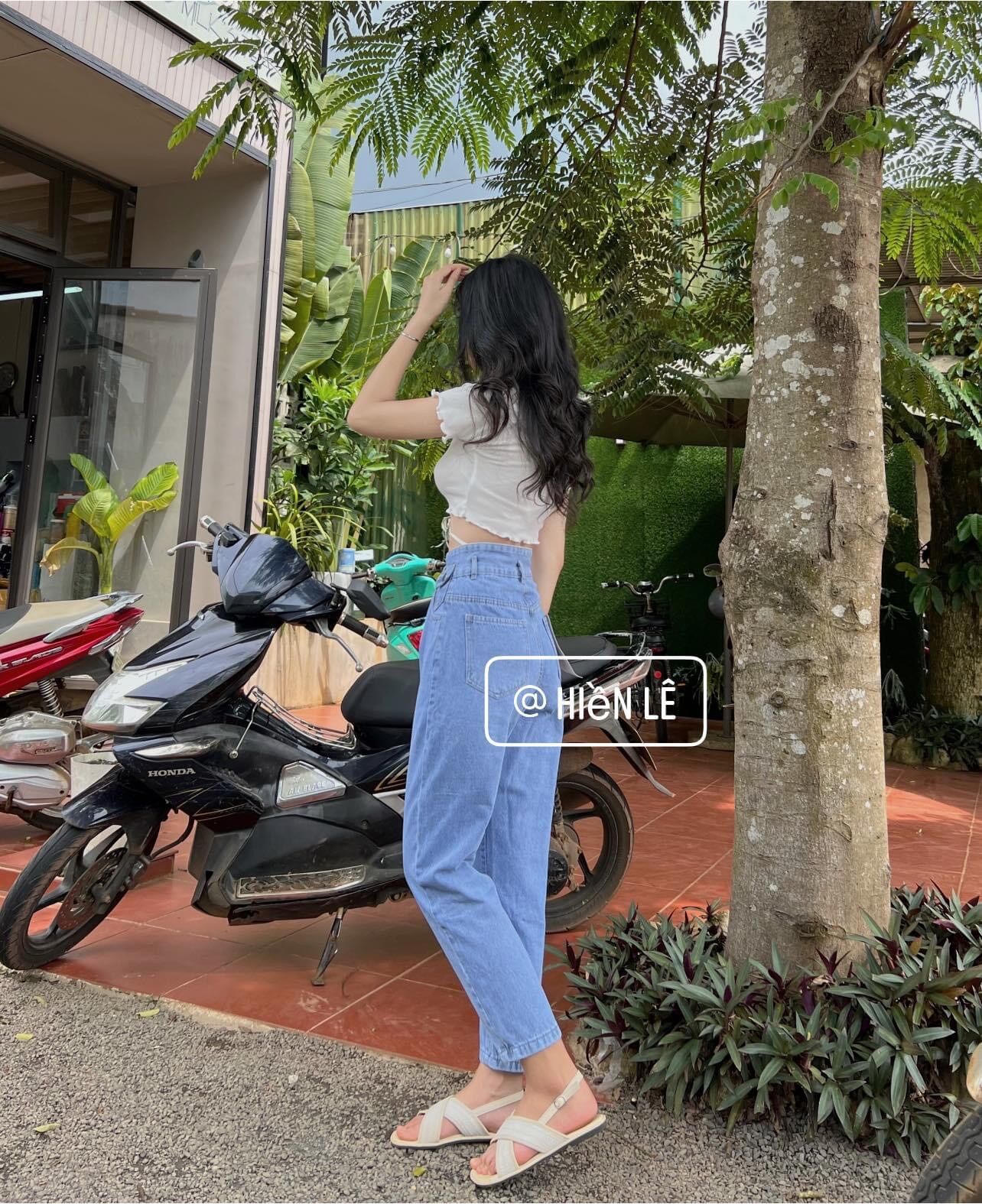 Set Baggy Jeans 2 Nút + Croptop Đan Dây Bụng