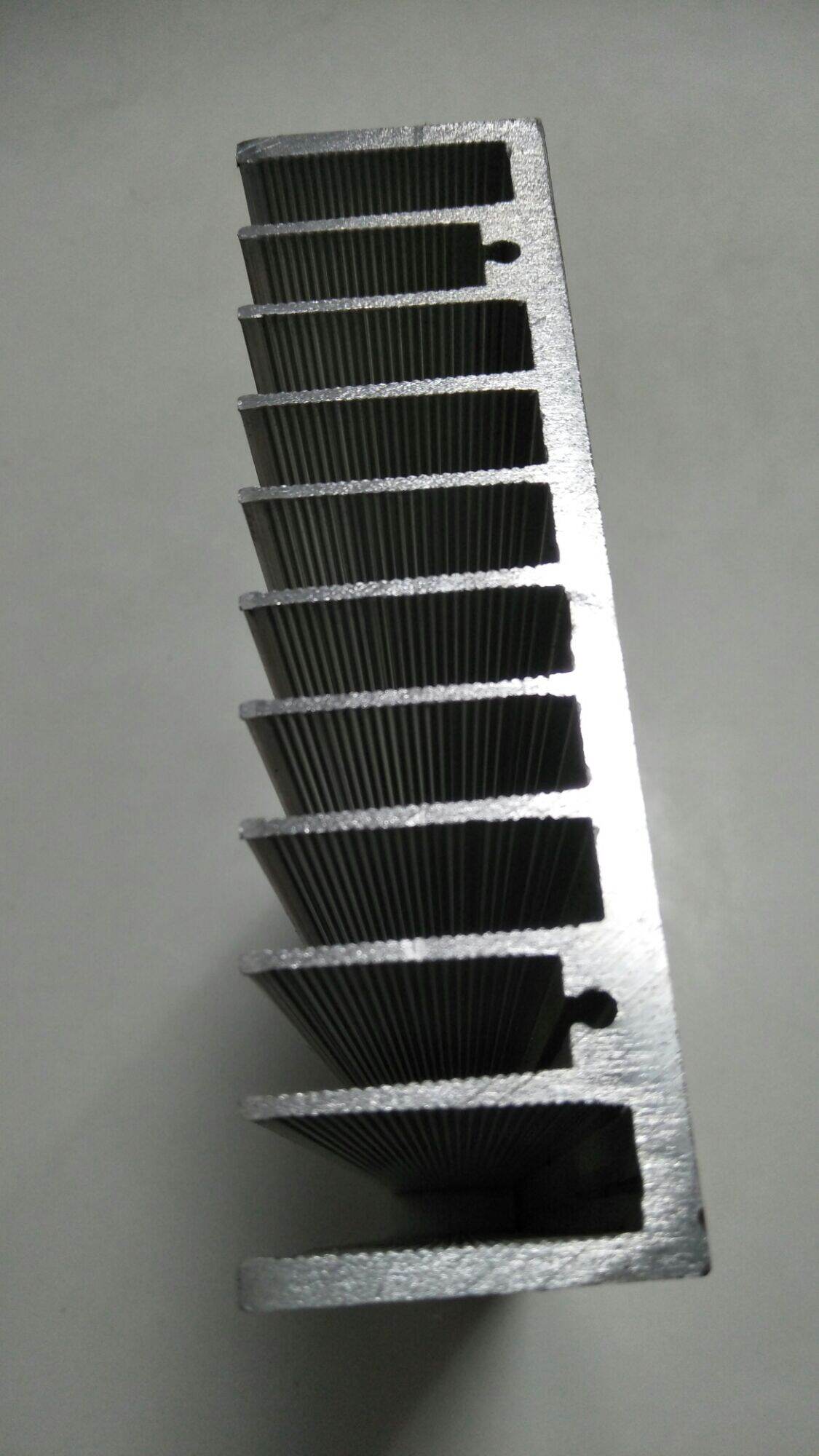 Nhôm cánh dày , dài 22cm, cao 12 cm