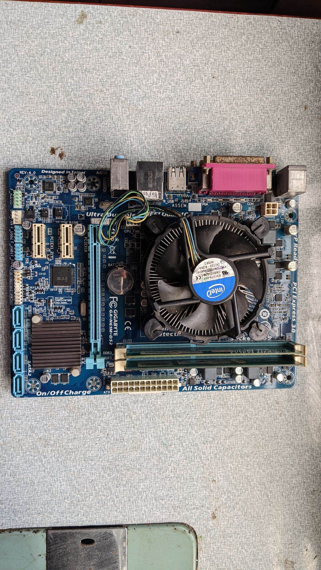 Main gigabyte h61 + cpu g2020 + 2 cây ram kington2gb