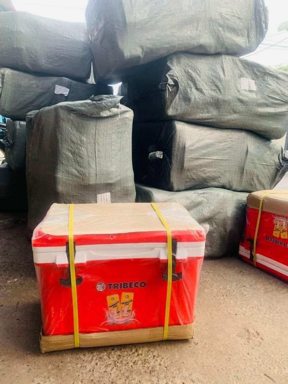 Thùng đá lớn giữ nhiệt màu đỏ 45l
