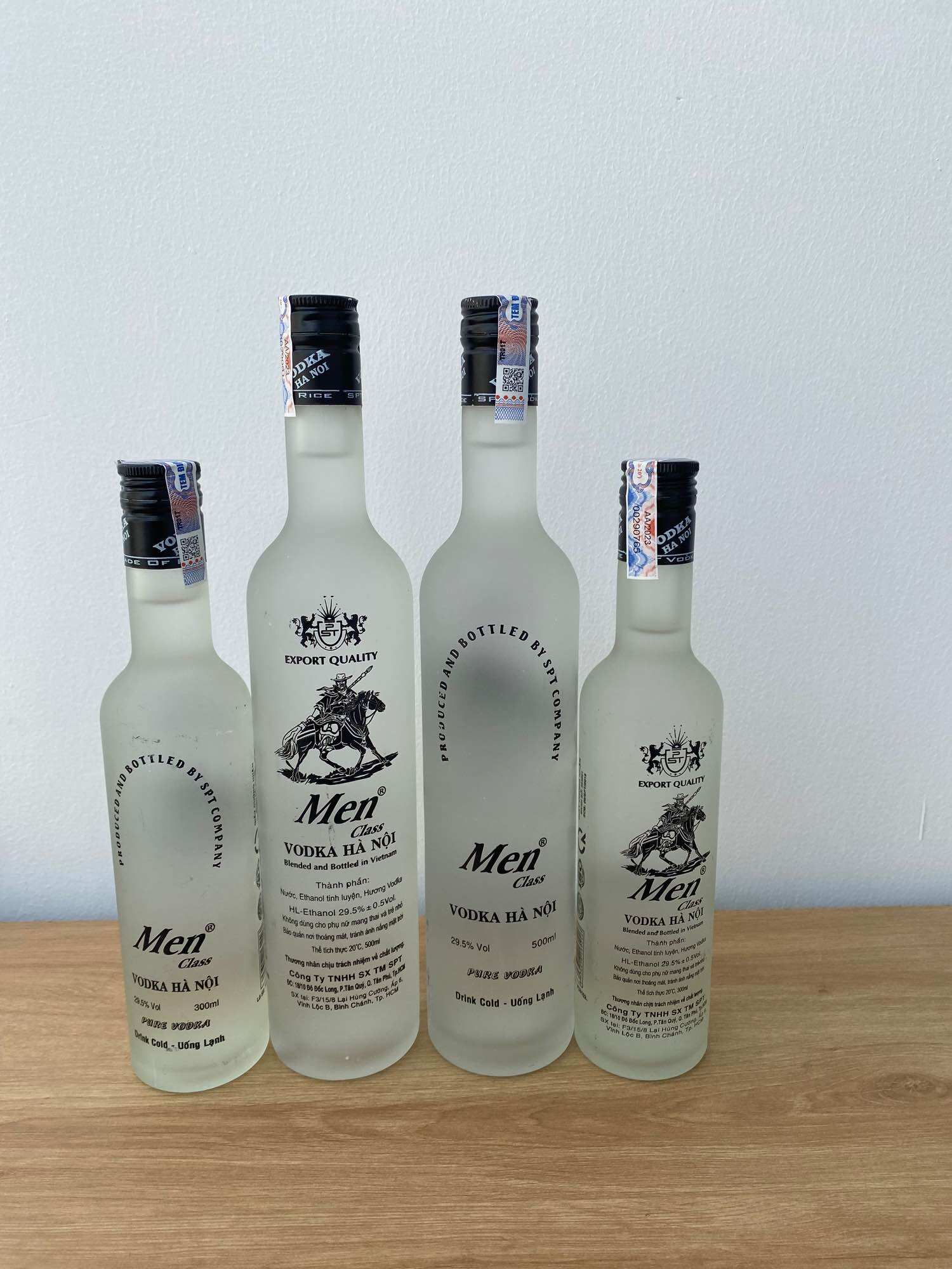 Vodka Hà Nội MEN CLASS 29.5%- Sương Mù ( chai Mờ)