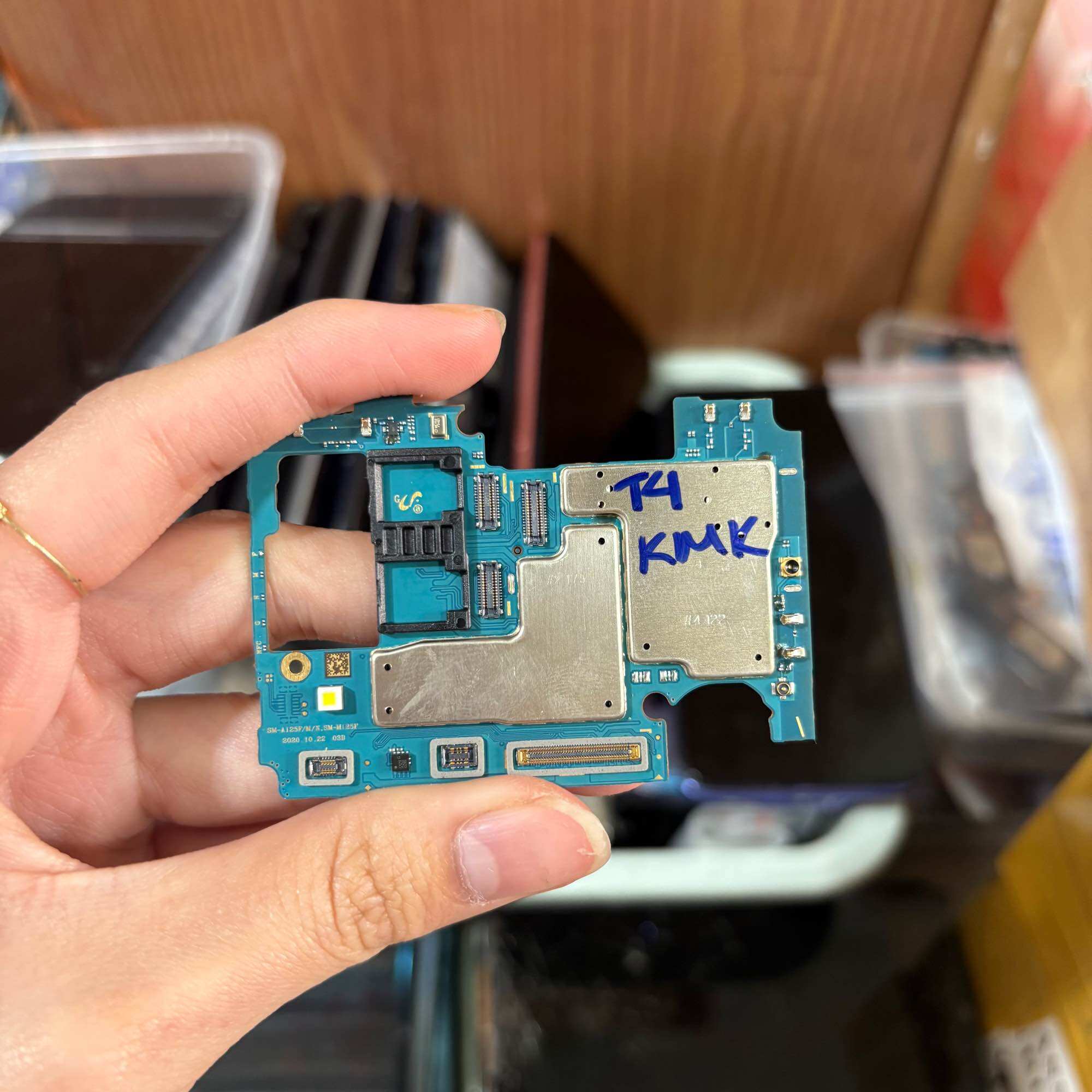 Main Samsung A12 / A125F Full Function (Sim, Charger, Wifi, Etc.) High Quality Product. Giá 849,979 Đồng*Miễn phí vận chuyển