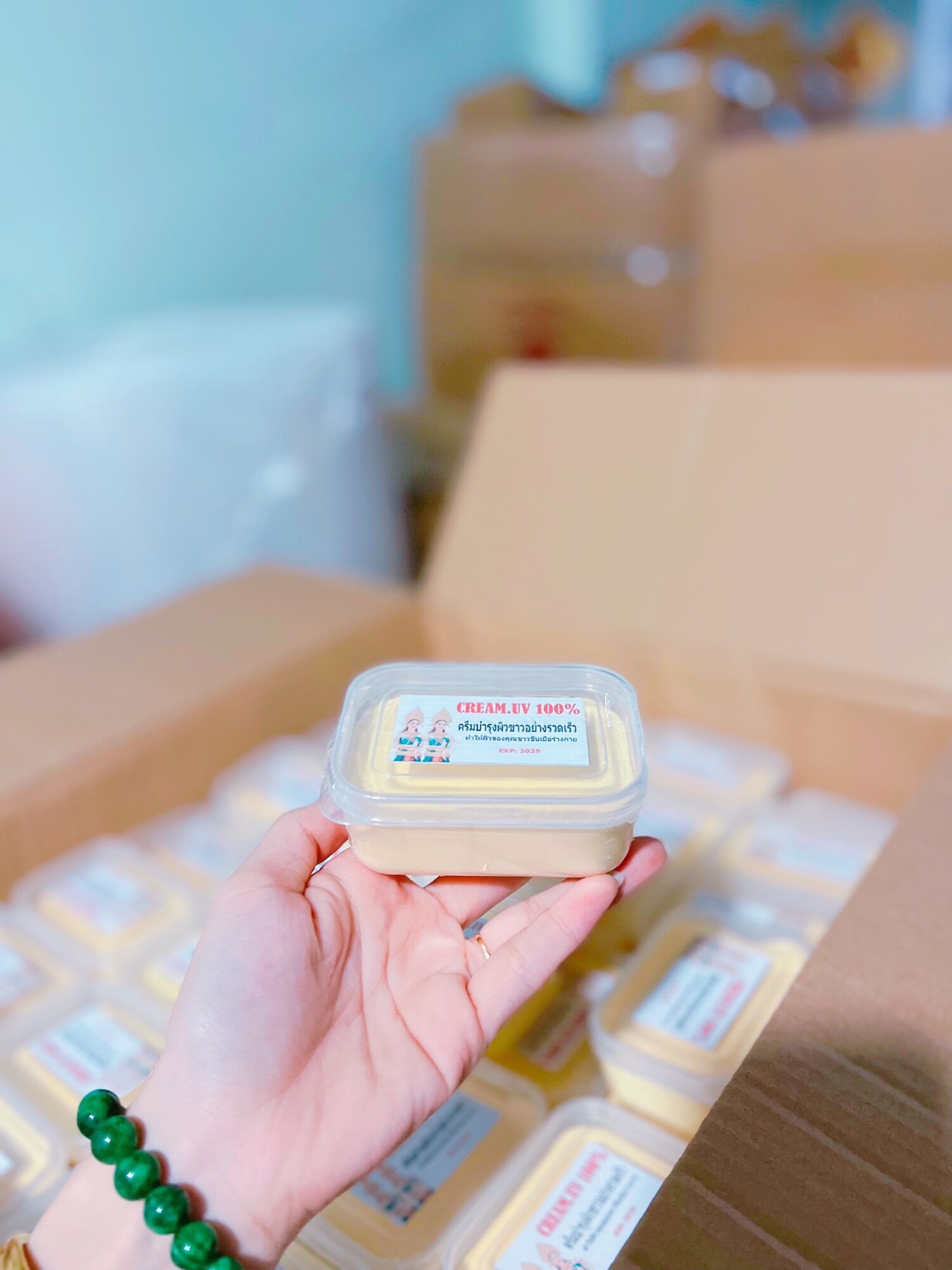 Kem dưỡng trắng da cốt thái dẻo UV 100g