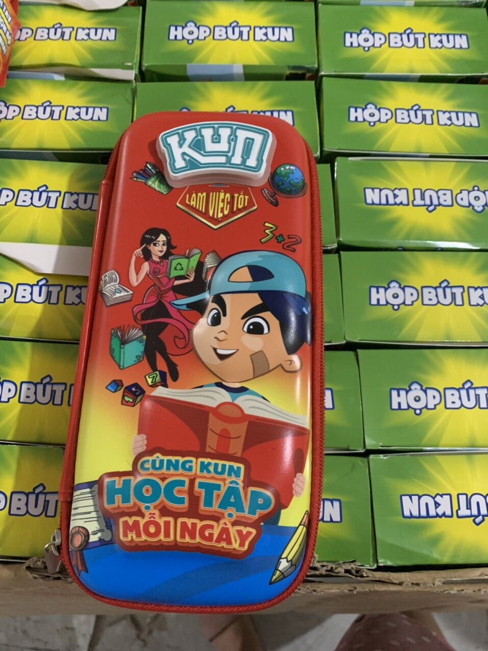 —— Hộp đựng bút có đèn chớp- hkm Kun