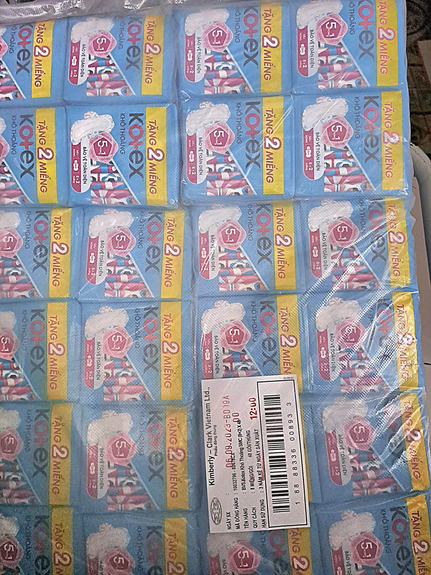 Băng vệ sinh Kotex siêu mỏng  cánh , gói 8 miếng
