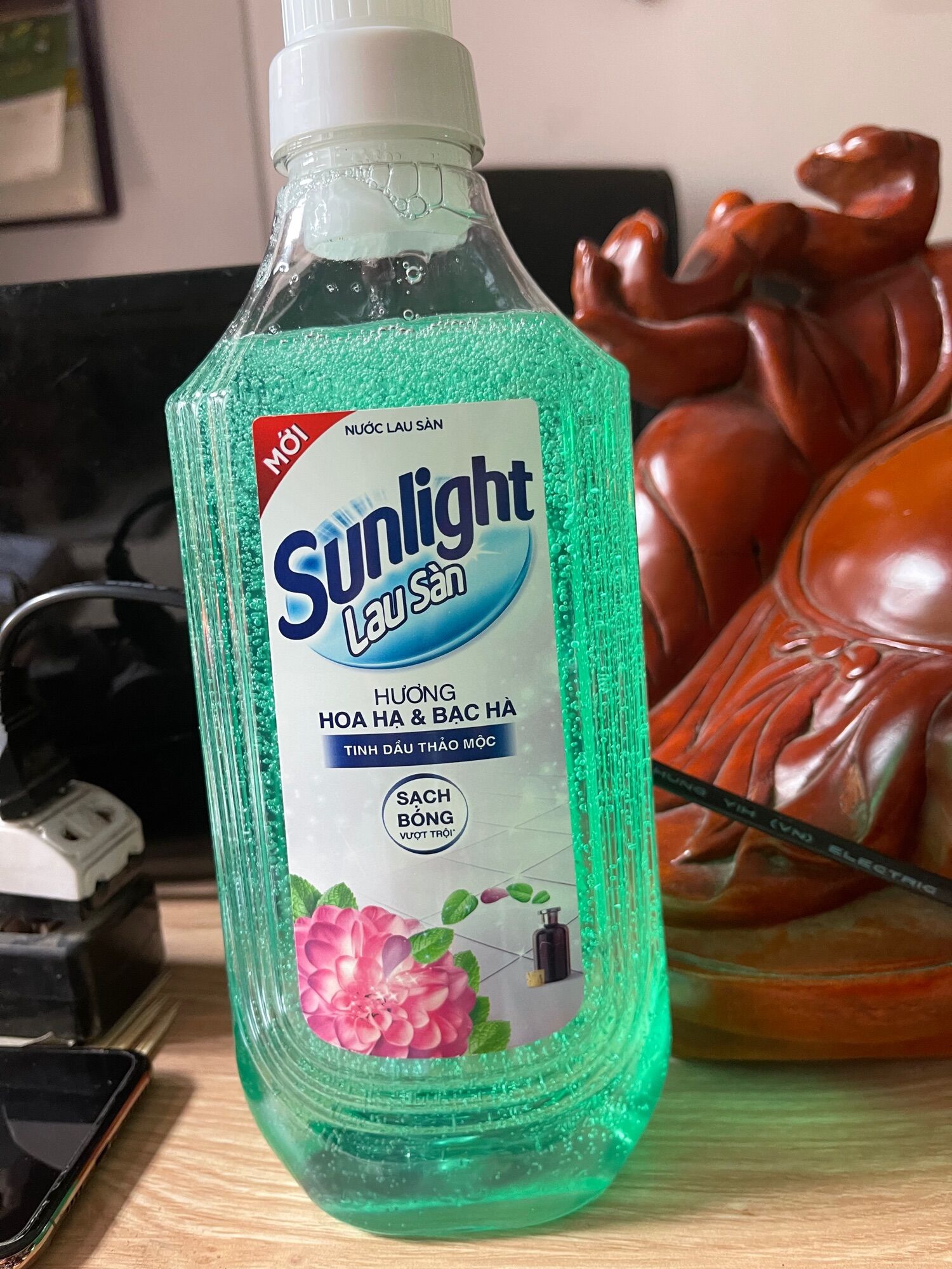 Lau sàn chai 1kg Sunlight hương hoa hạ& bạc hà mẫu mới hương thơm mới