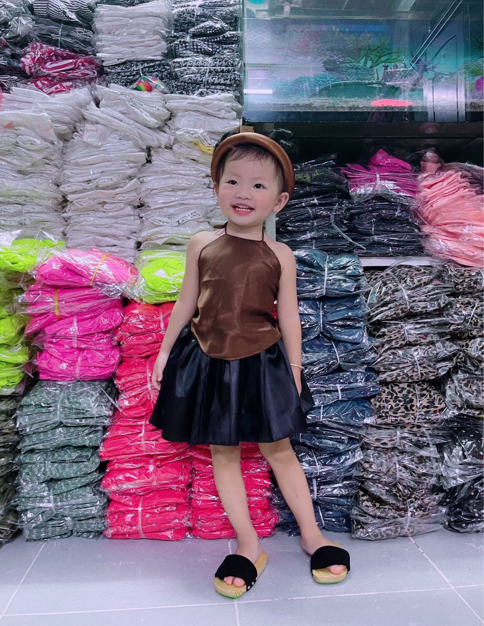 Yếm Đào Trơn Kèm Mấn 2 Màu Bé Gái