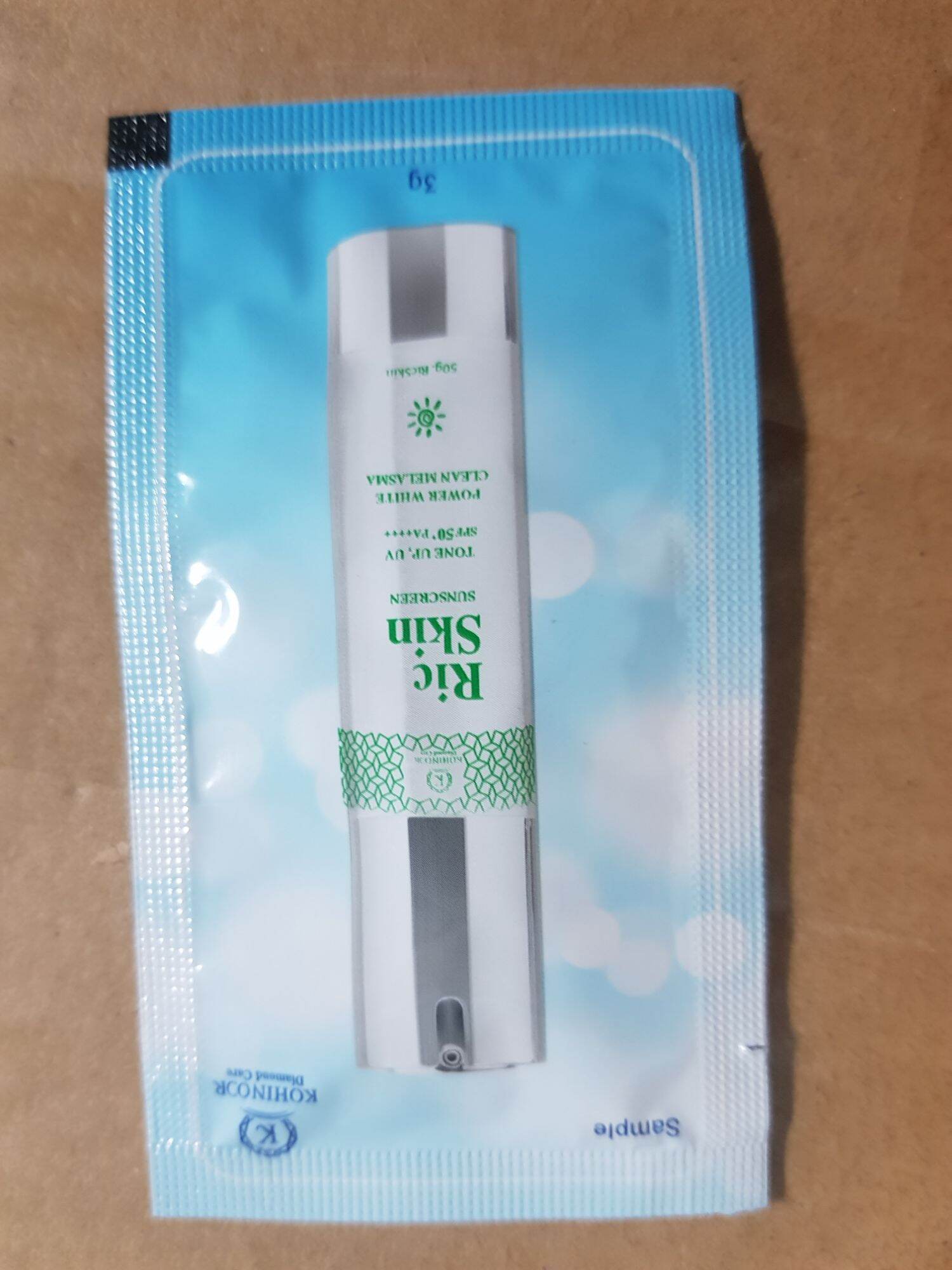[HCM]kem face ric skin ngày (gói 3g)