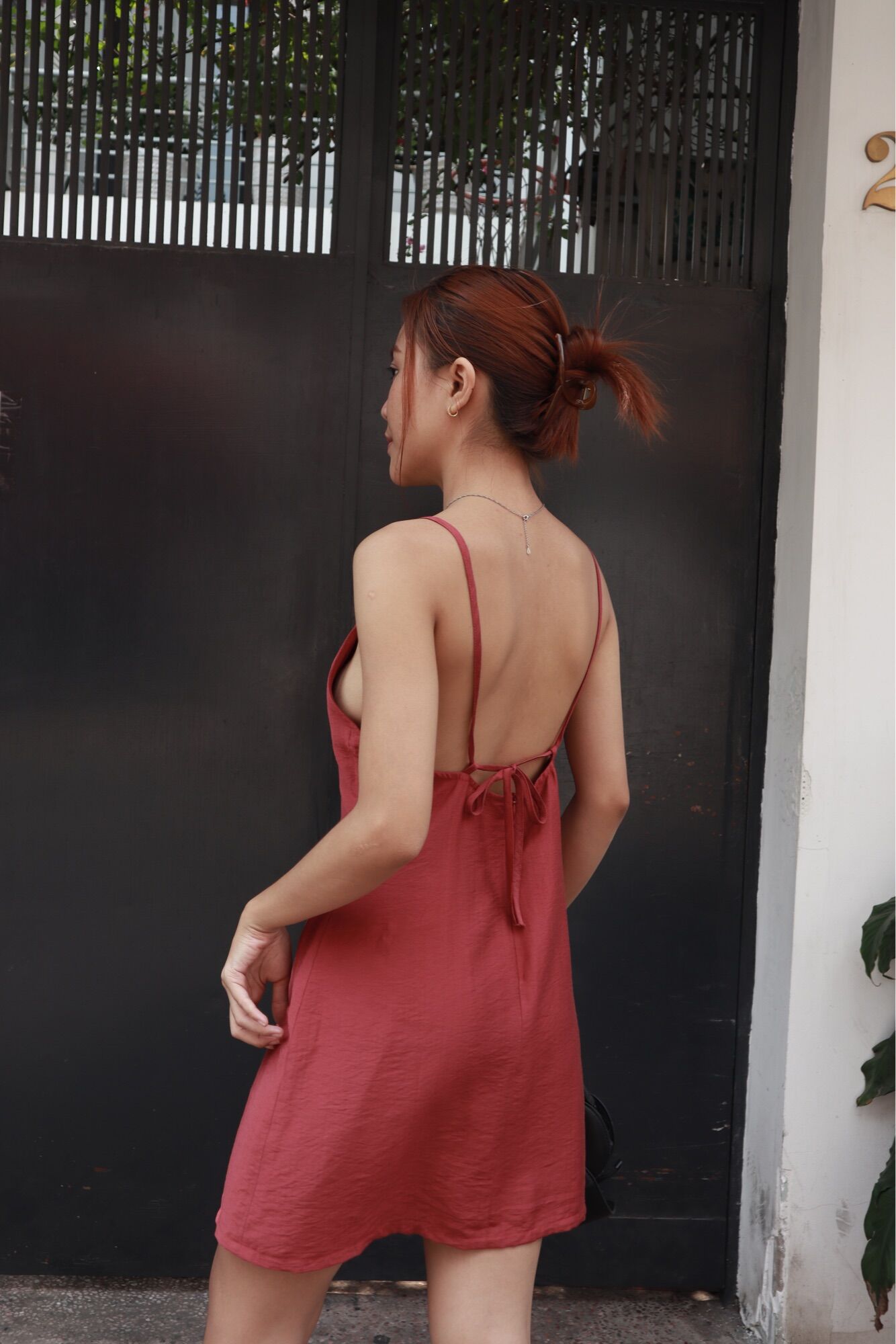 Váy hai dây hở lưng quyến rũ kim dress | flanh