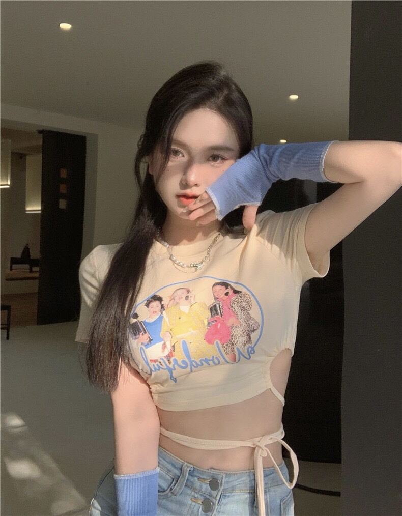 Áo croptop cột dây in hình tay ngắn