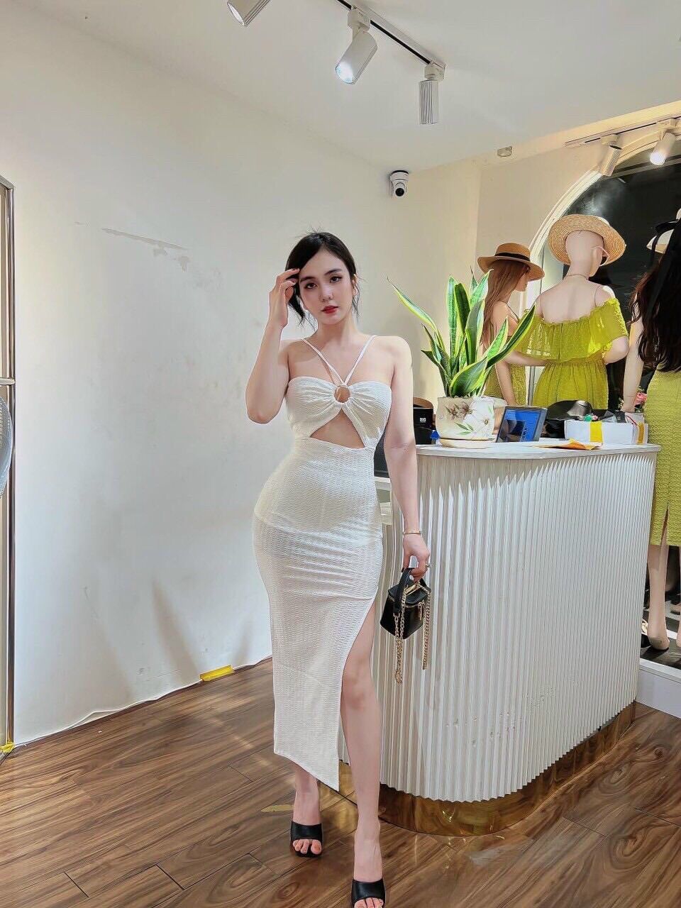 Đầm body cổ cột dây khoét eo xẻ tà CLy