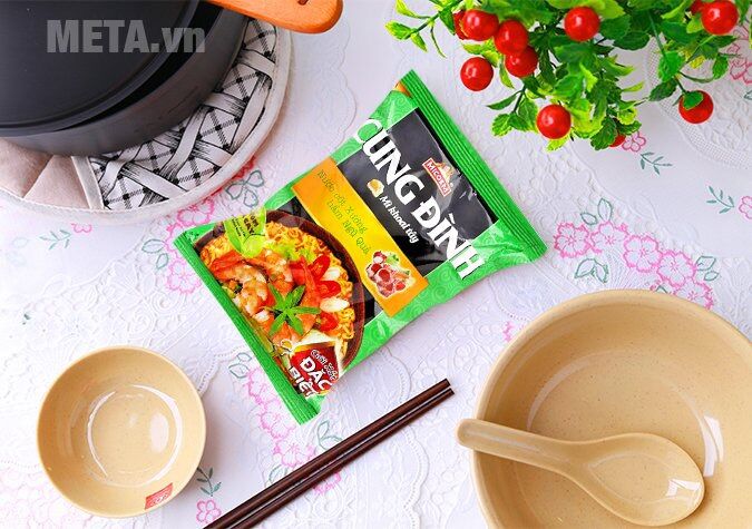 Thùng mì tôm cung đình Bò Hầm 30 gói x 80g