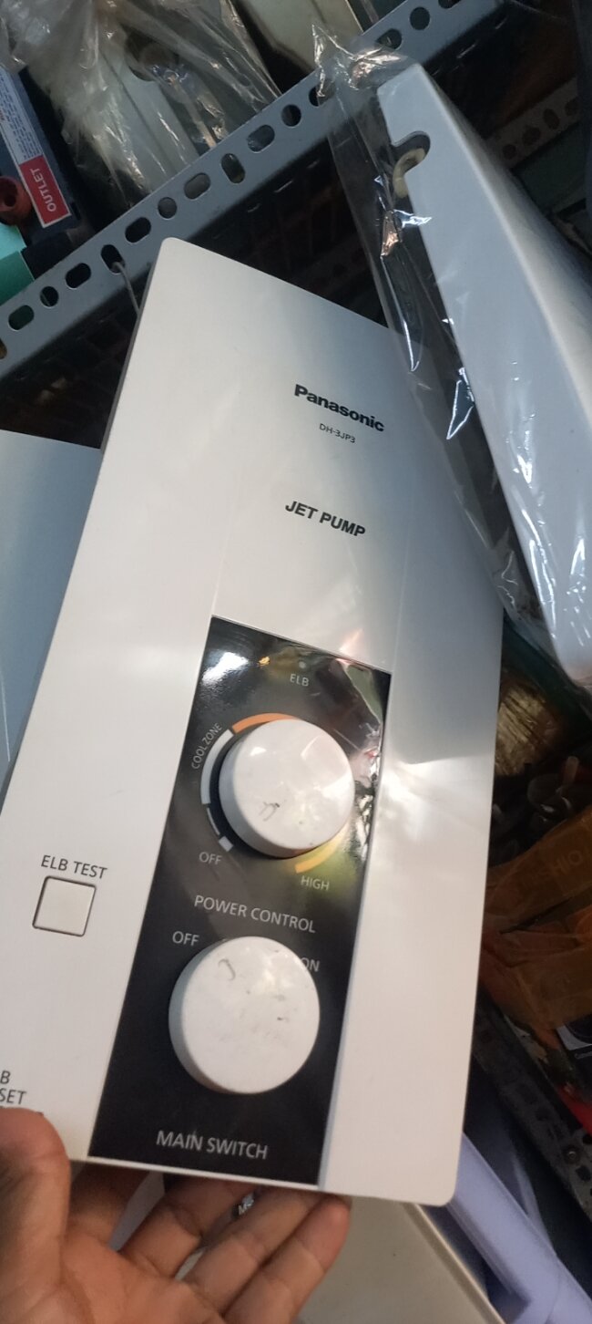 Máy nước nóng panasonic có bơm
