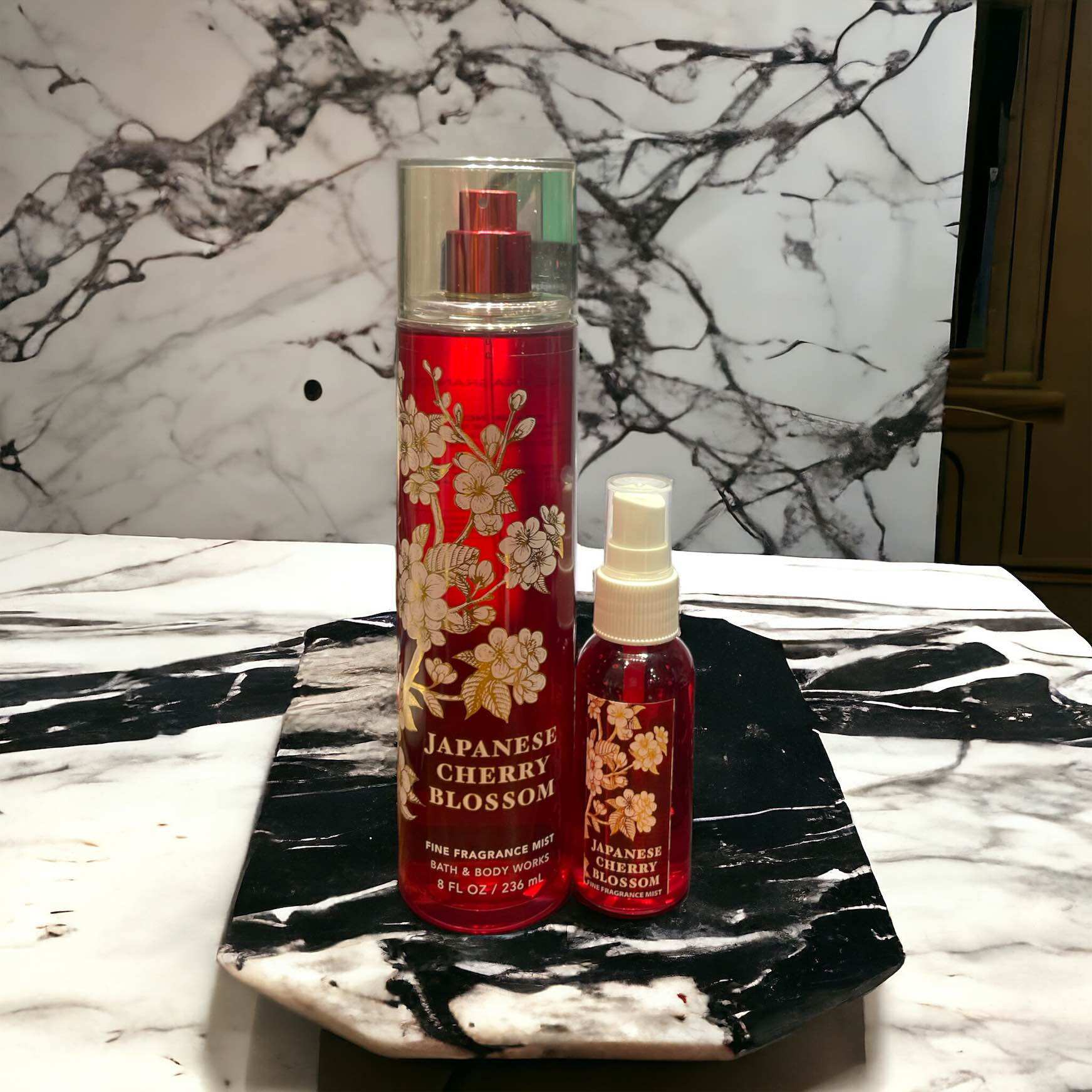 Xịt thơm cơ thể mùi Japanese Cherry Blossom - Bath and Body Works