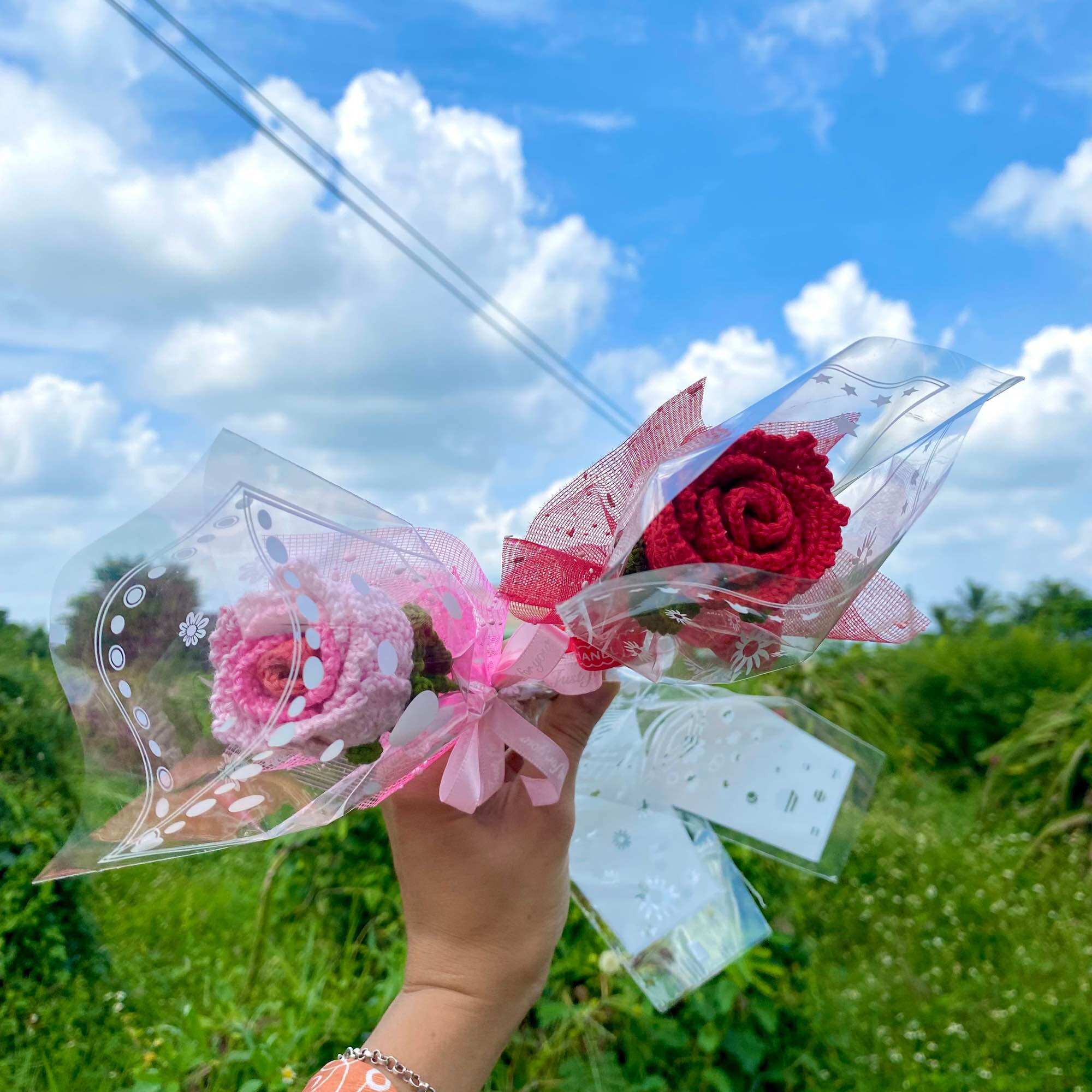 Bó hoa hồng bằng len