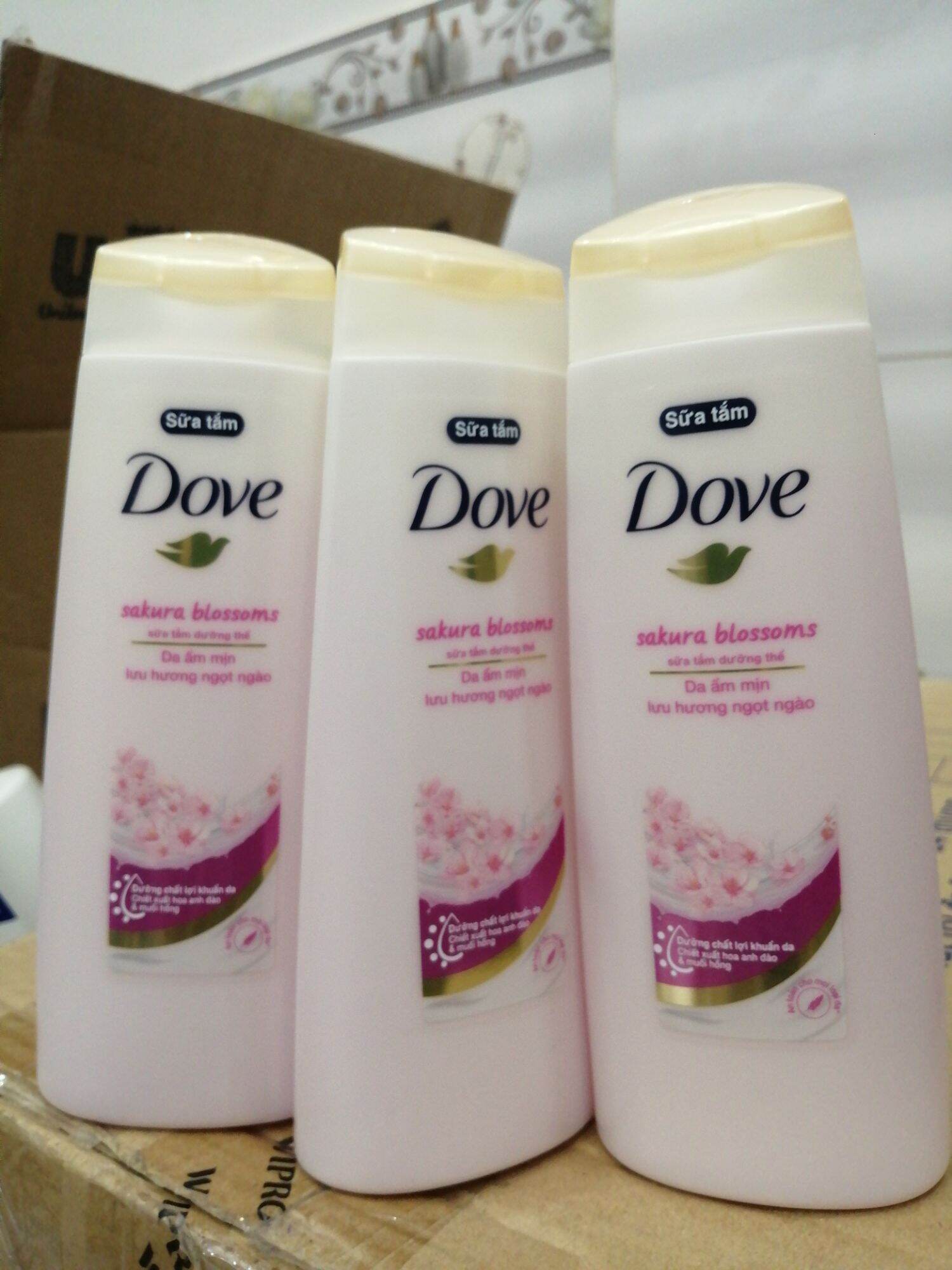Sữa tắm dove Sakura 200g( hàng khuyến mãi)