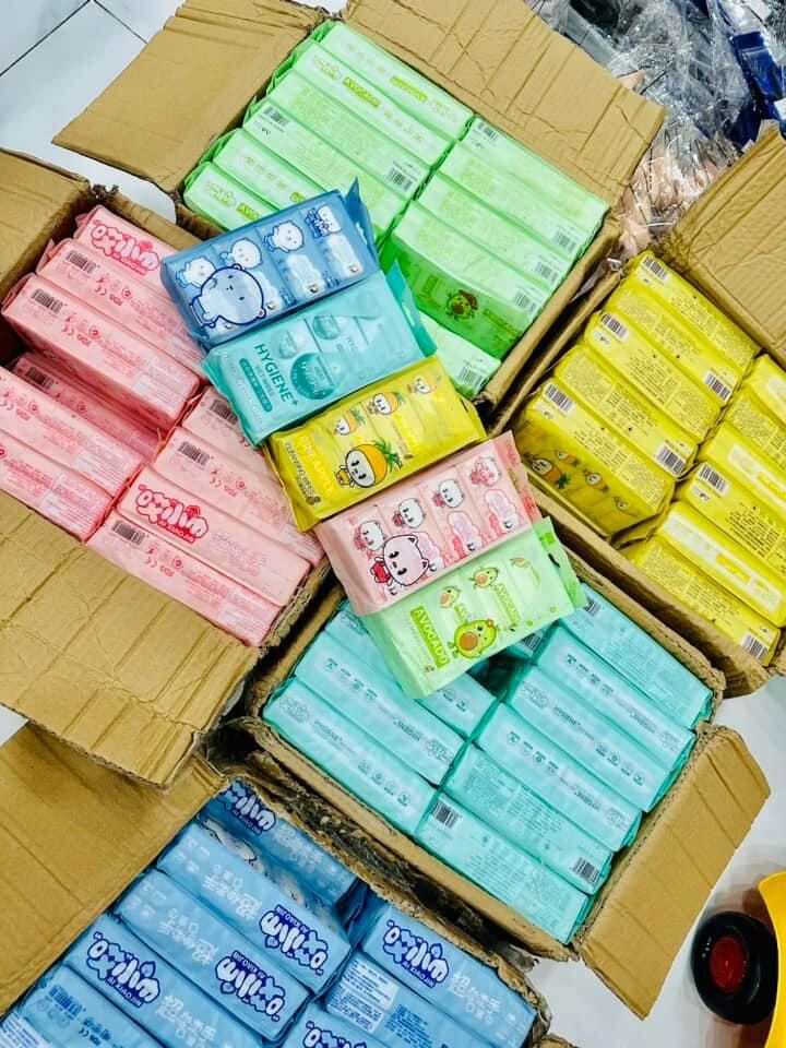 khăn ướt mini gói 64 tờ (8 túi nhỏ trong gói lớn,mỗi gói nhỏ 8 tờ)