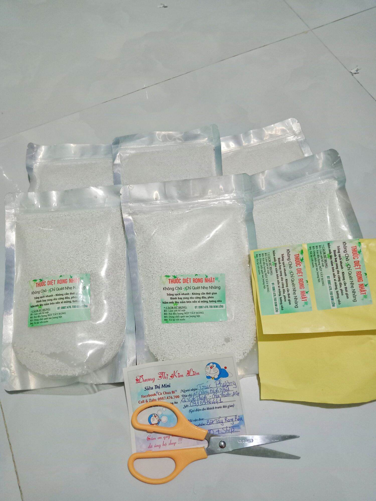 Bột tẩy rong trên nền xi măng