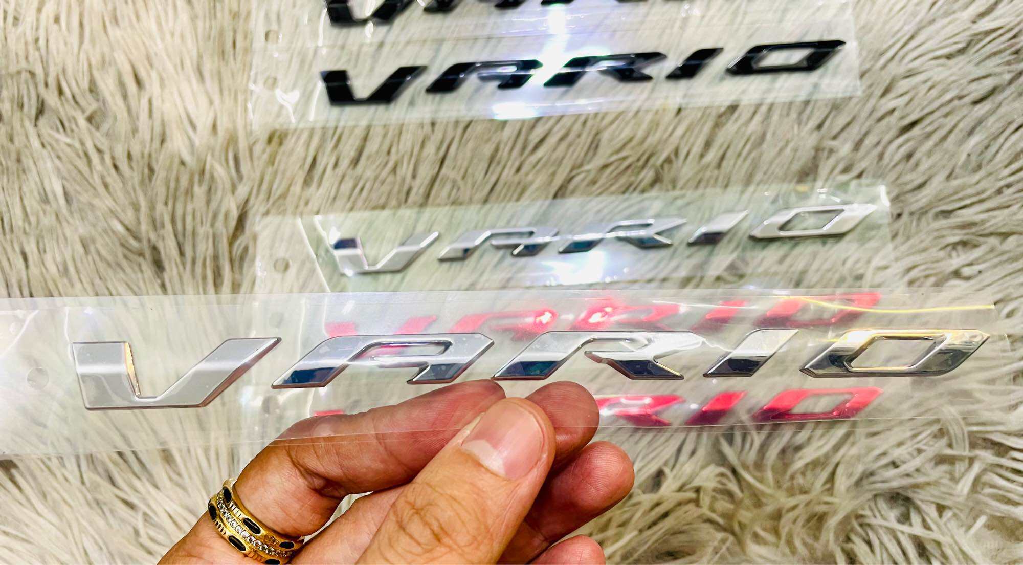 Tem cứng chữ nổi Vario125 2022-2024 tem gia công như zin (giá 1 cặp)