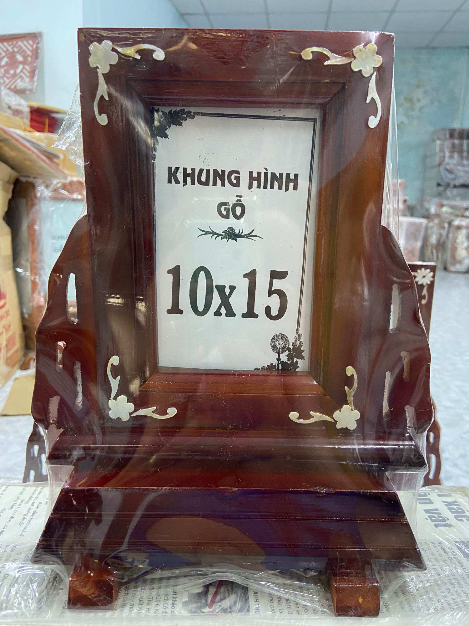 KHUNG HÌNH THỜ GỖ TRÀM CAO CẤP - LỌNG TAI