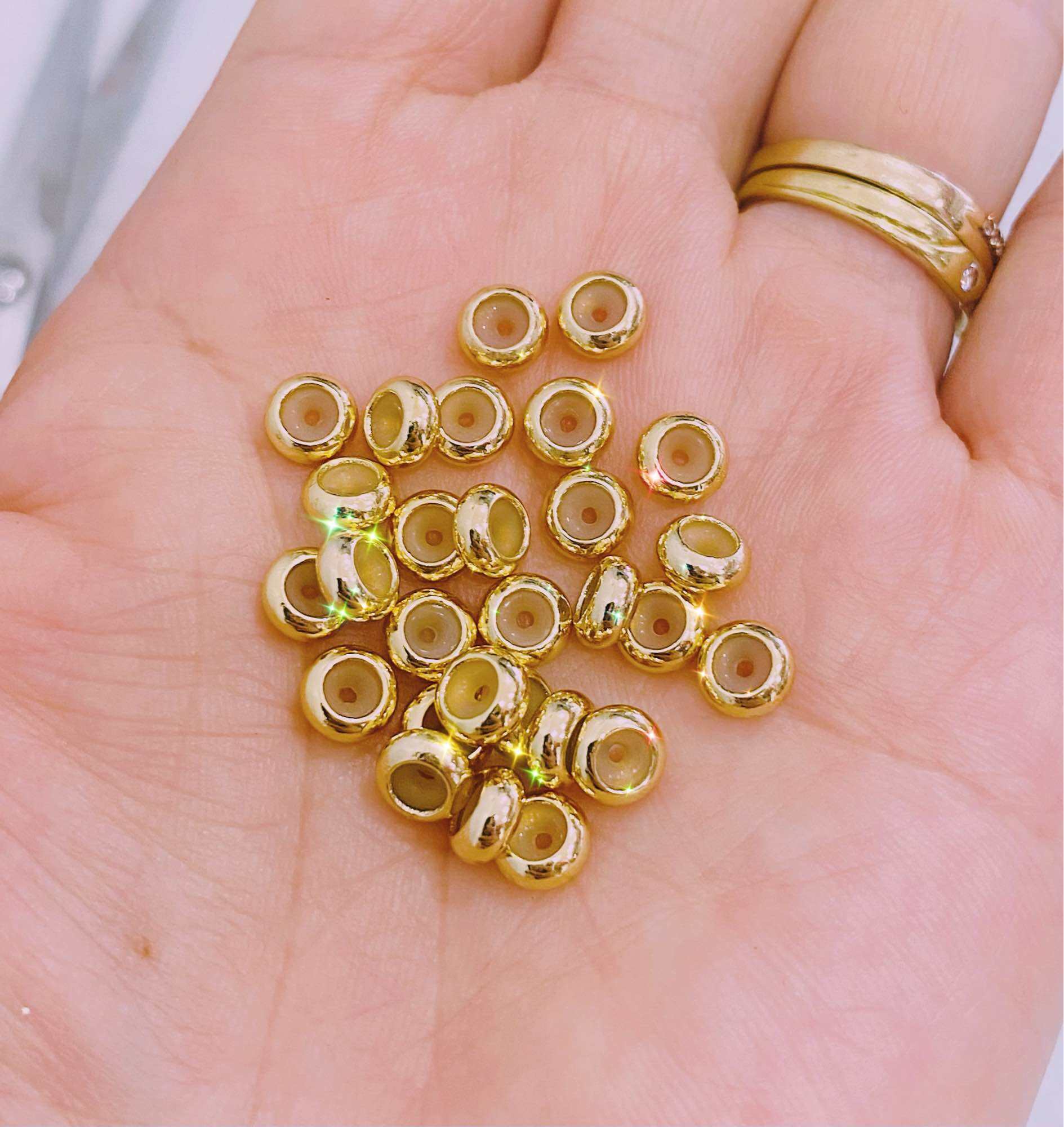 Charm bi titan cao cấp chặn bọc nhựa(silicon) cố định hạt chống xe dịch