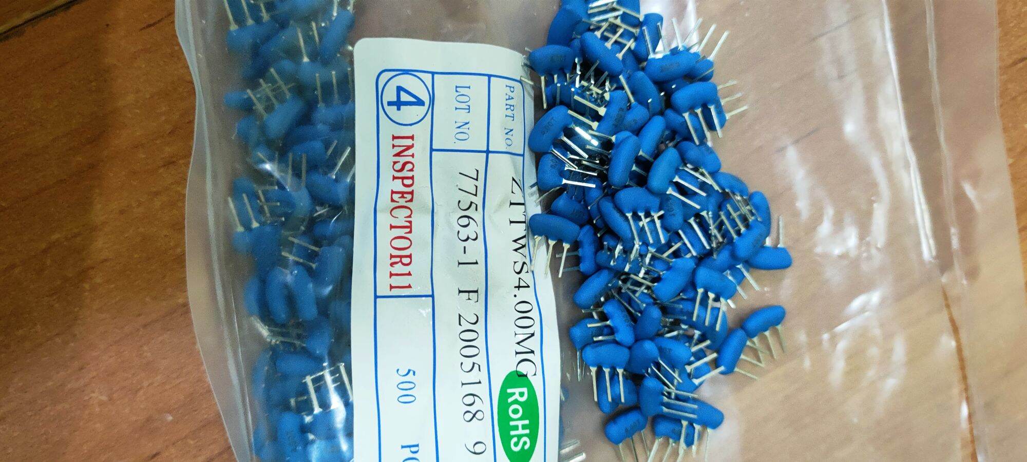20 con thạch anh 4M3 chân