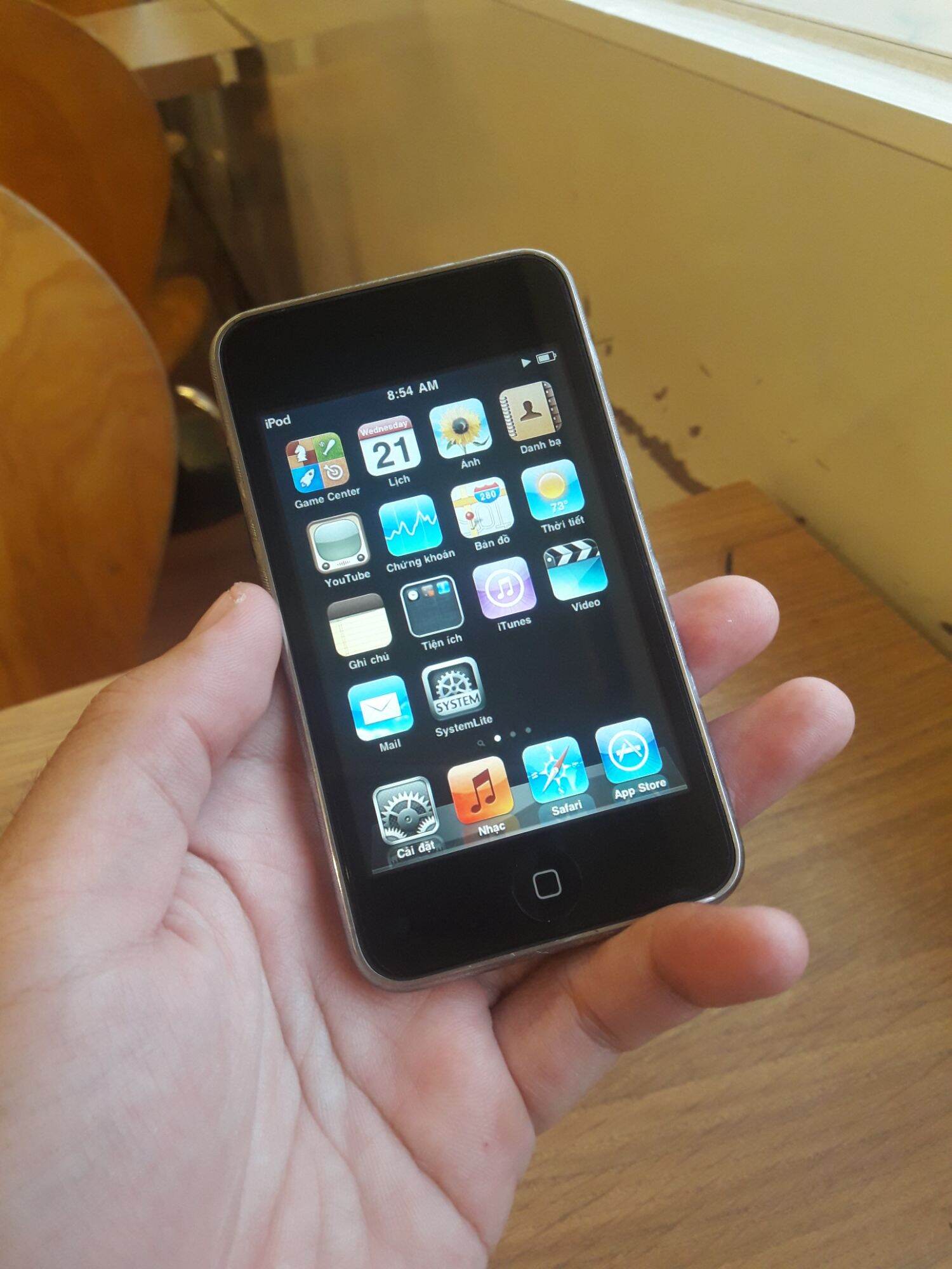 Máy nghe nhạc Touch 2 - hàng qua sử dụng