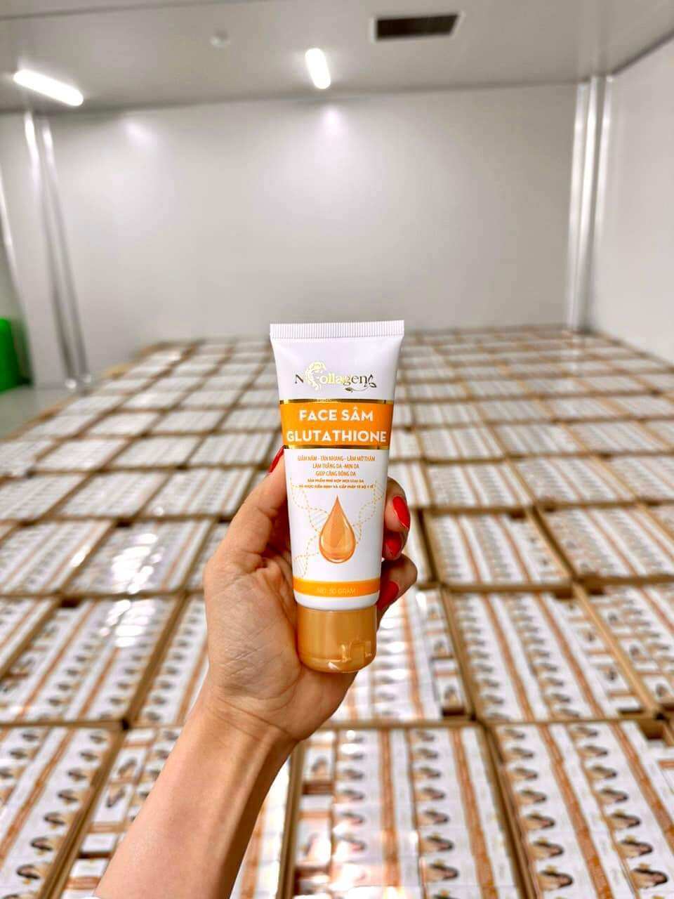 face sâm glutathione mới ( tặng mặt nạ căng bóng)