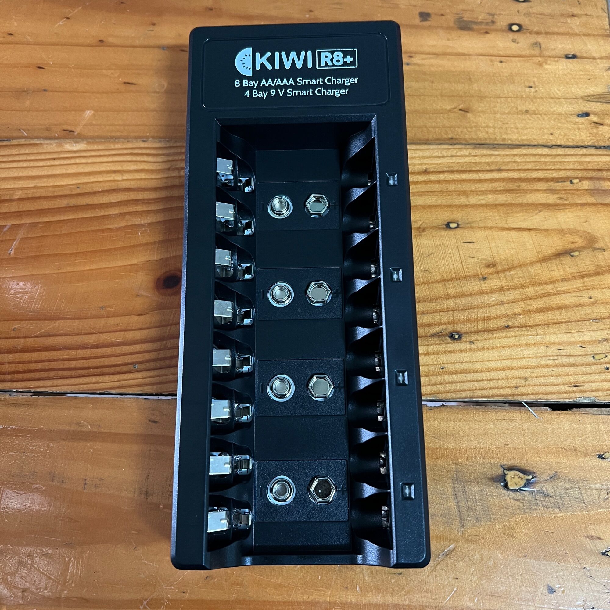 Dock sạc kiwi r8+