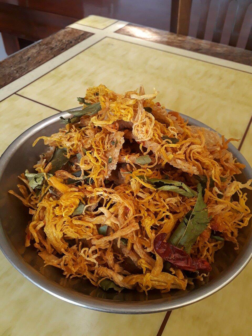 CƠM CHÁY LẮC KHÔ GÀ HỦ 500G