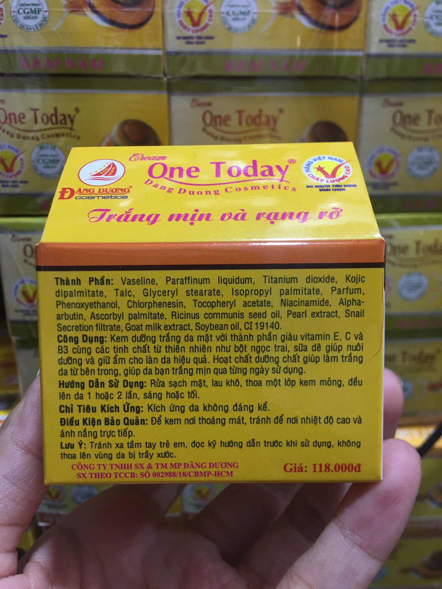 kem trắng da mặt ốc sên one today hủ 9g