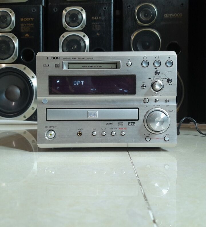 âmli kiêm giải mã Denon Japan,MS 5dv.đẹp ,sáng,chất âm rất hay,chi tiết từng dải.