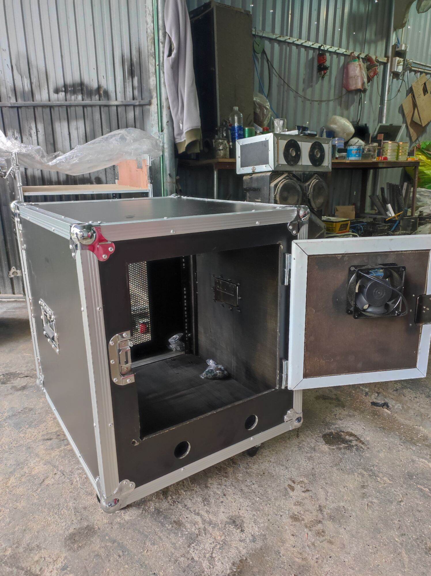 TỦ 12U LƯỚI - KARA GIA ĐÌNH