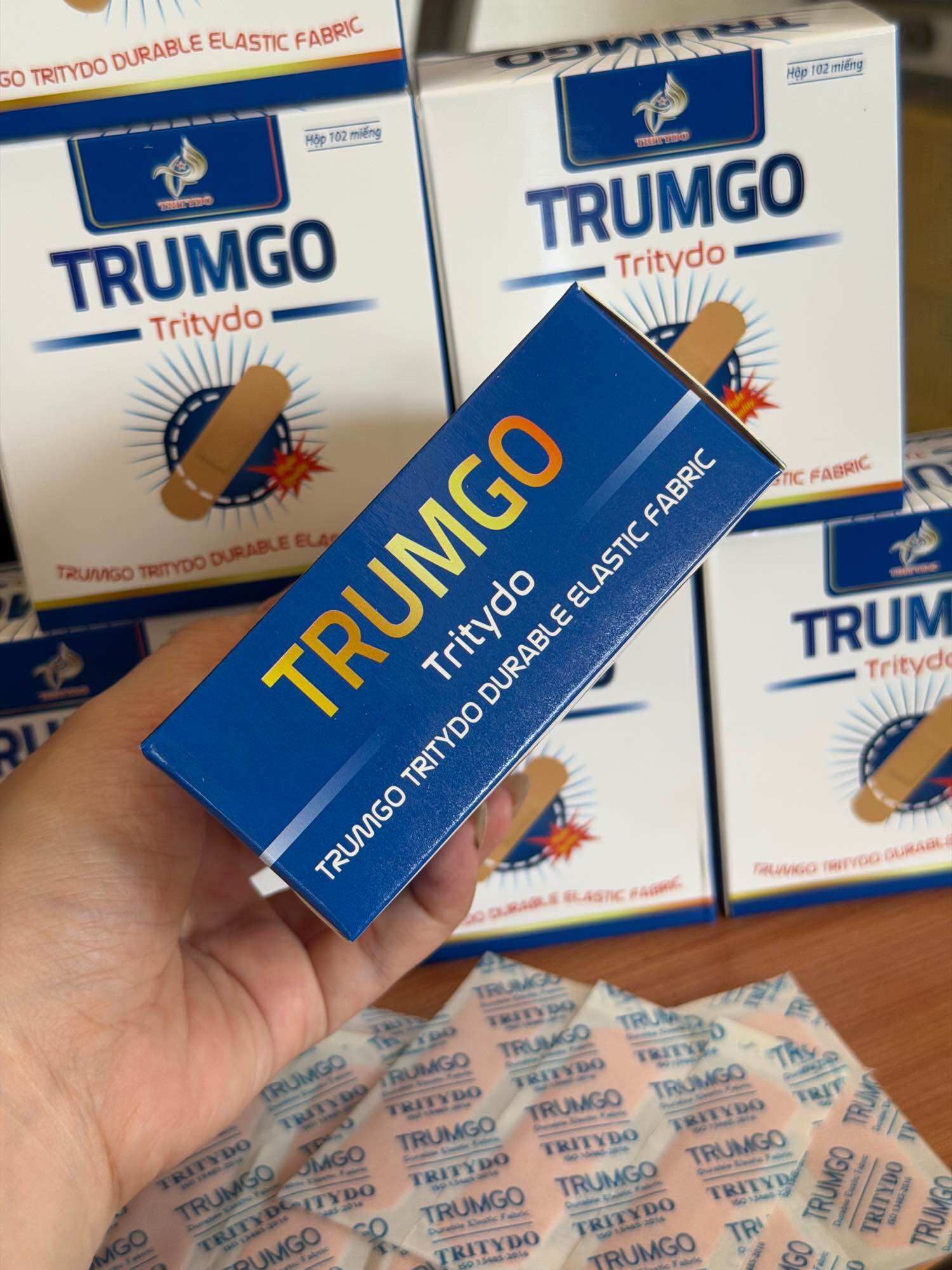 Băng cá nhân trumpo hộp 102 miếng màu da dính chắc