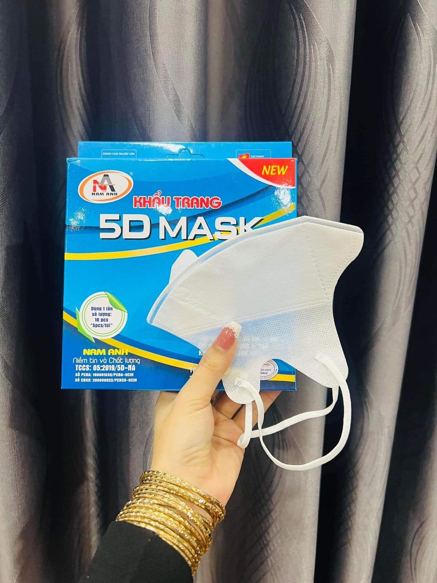 1 thùng 300 cái khẩu trang 5D hàng công ty nam anh
