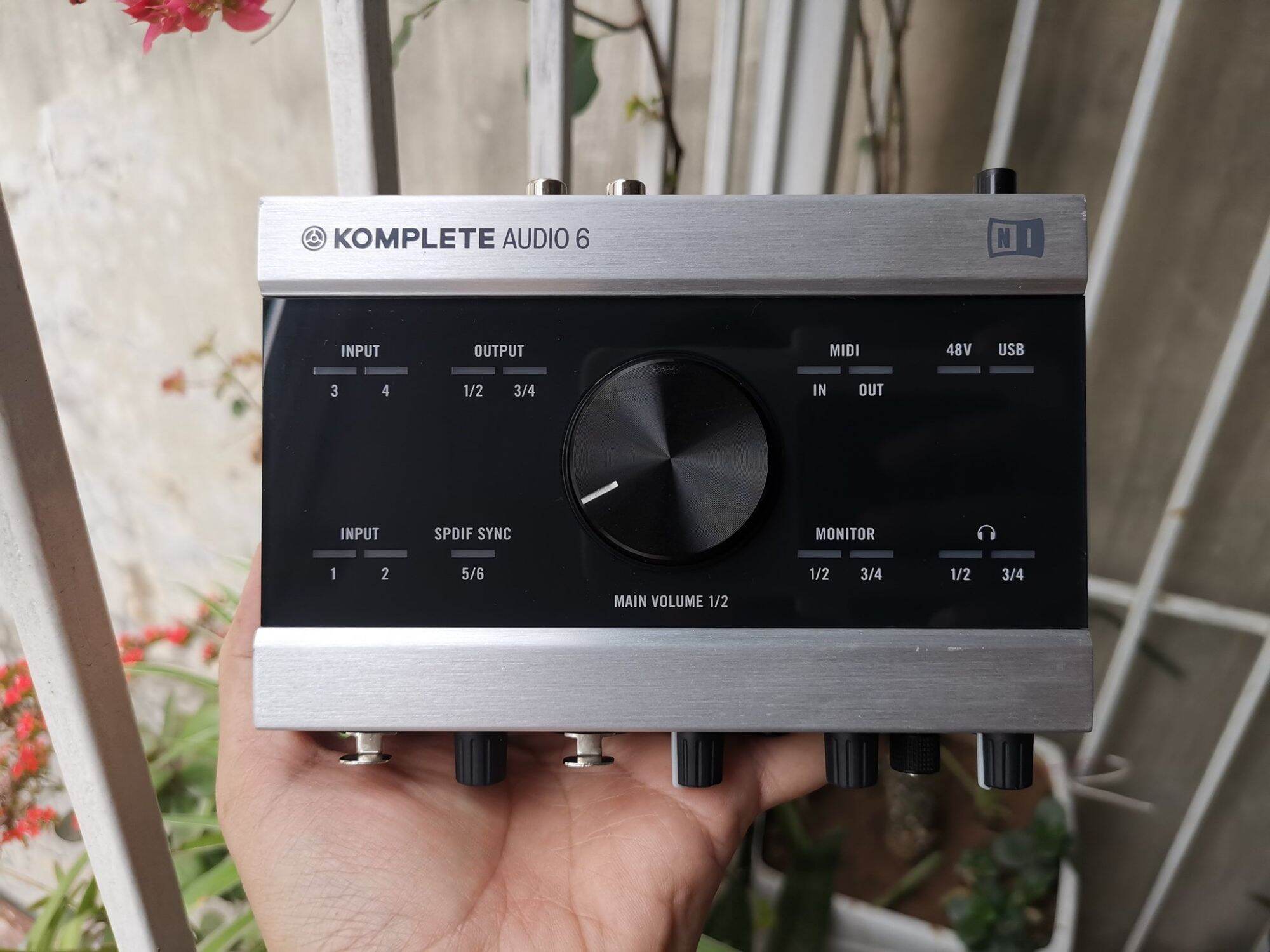 Cardsound thu âm cao cấp KOMPLETE Audio 6 like new