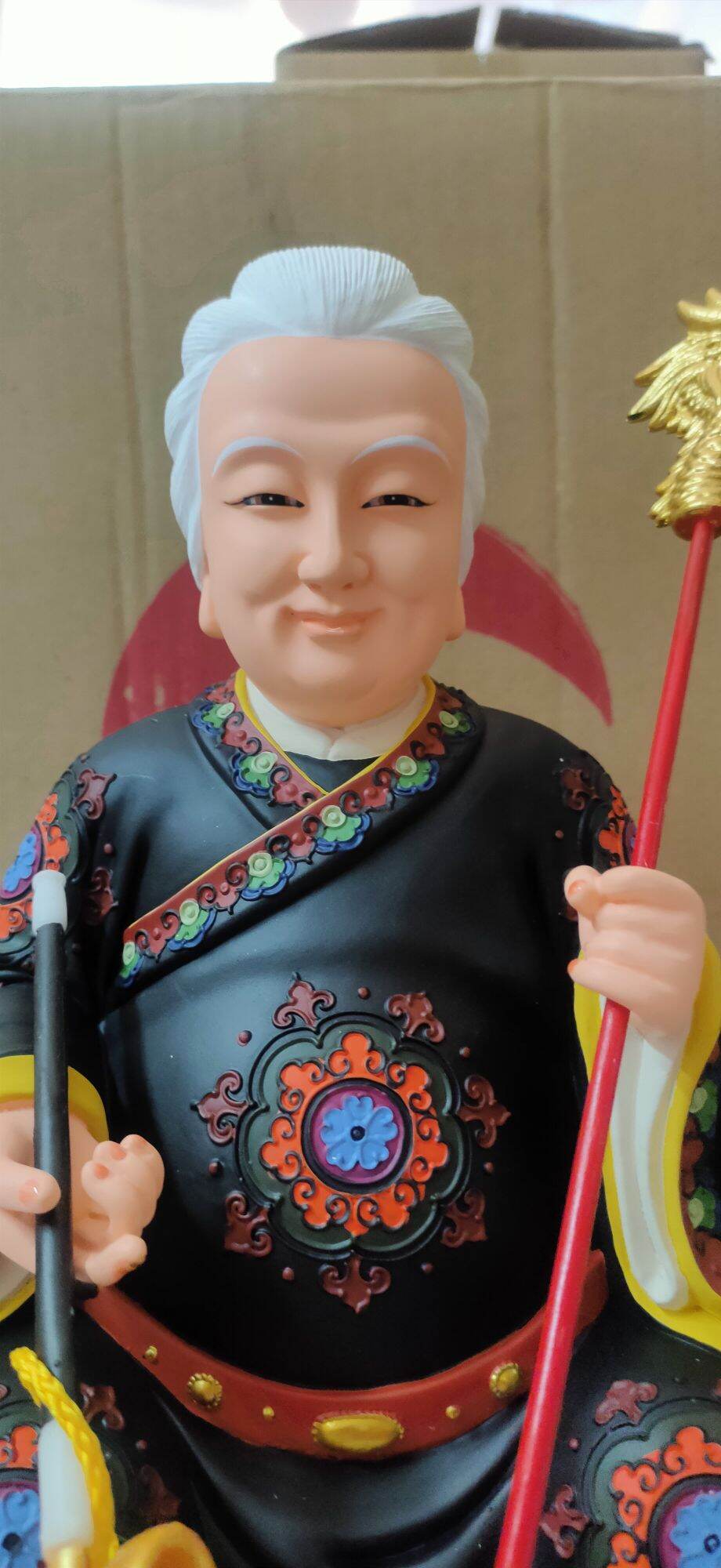 Tượng Bà Cố Hỷ cao 40 cm.