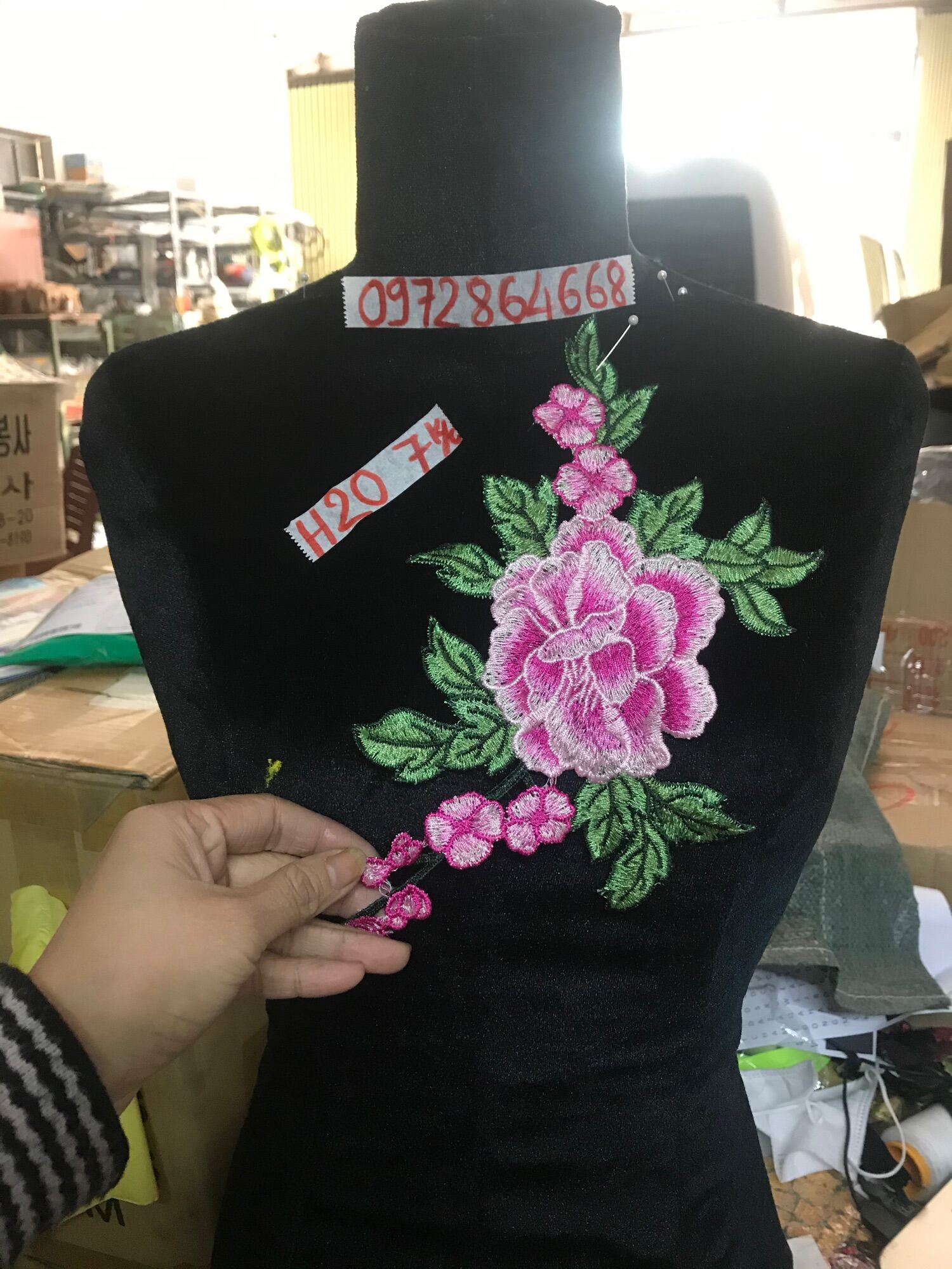 2 bông Hoa thêu trang trí mã H20