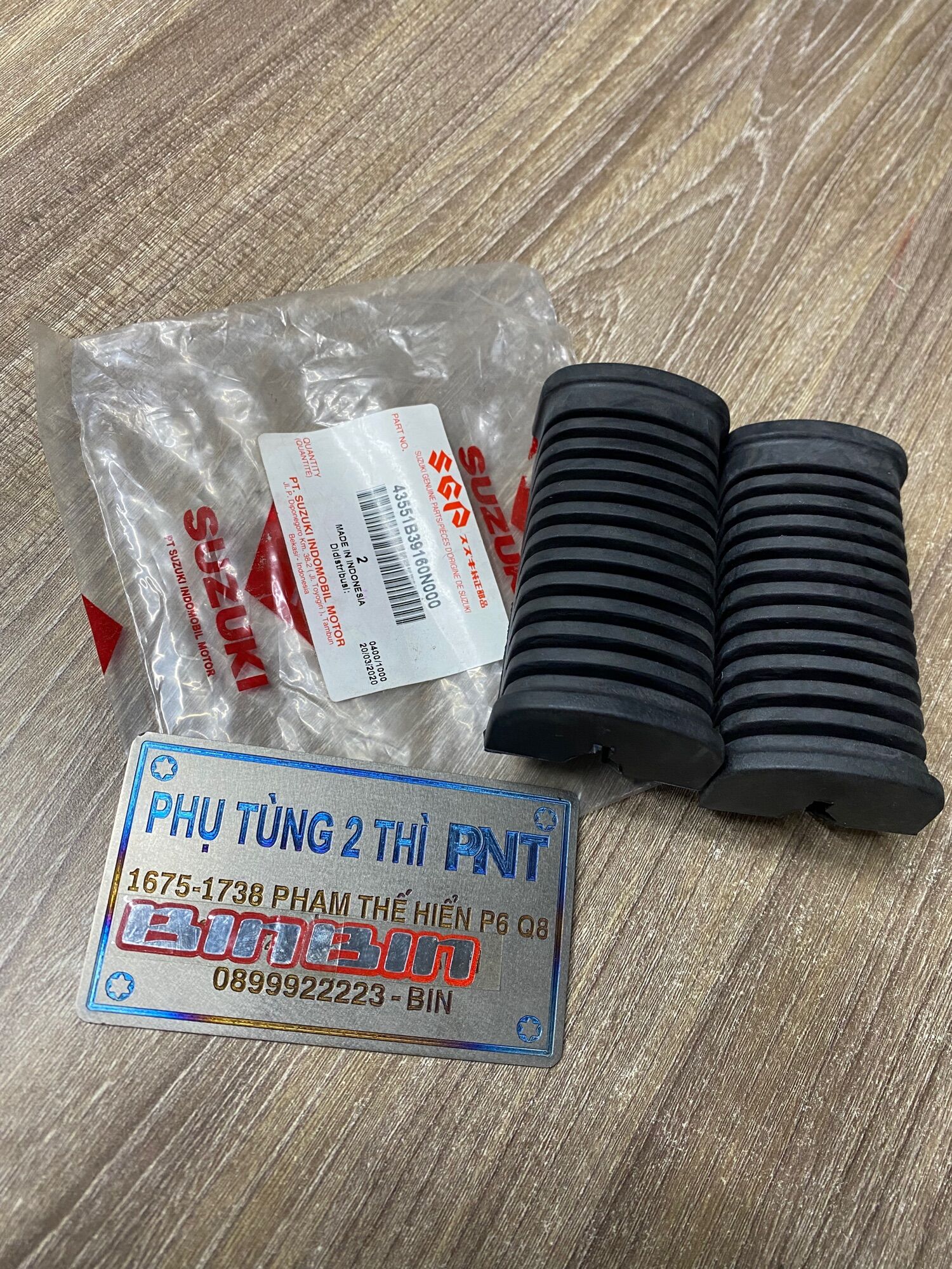 Cao su gác chân trước Zin xipo