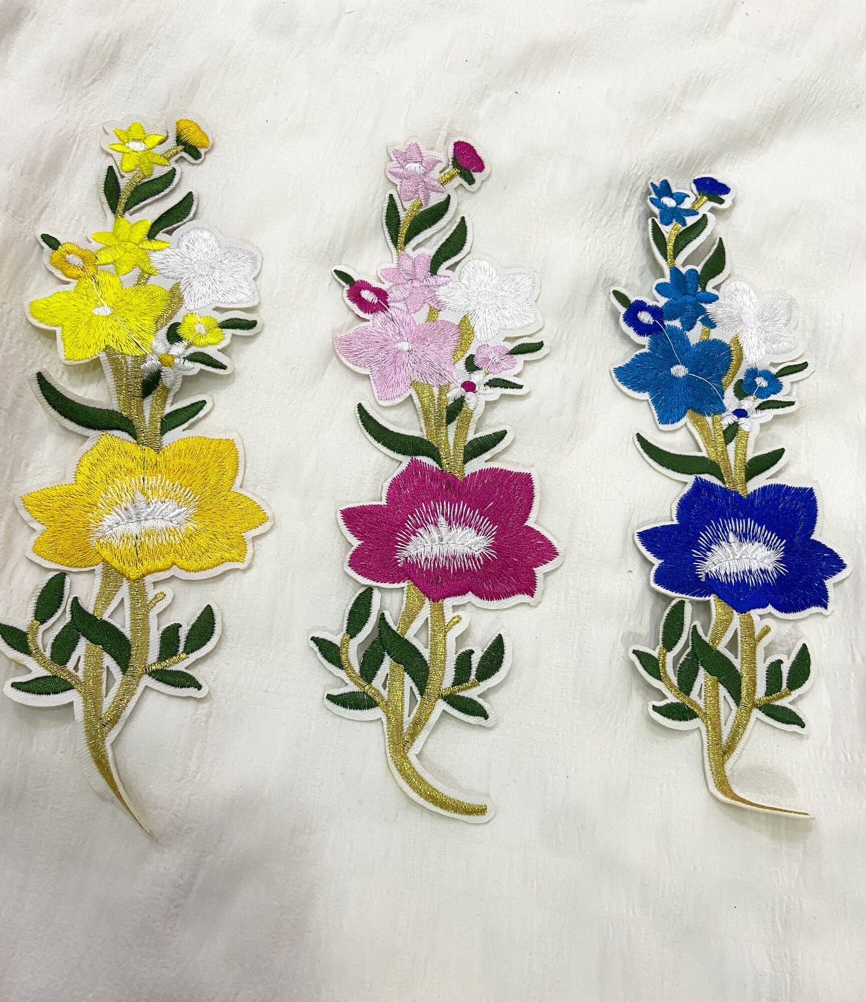 Miếng thêu hình hoa trang trí váy áo