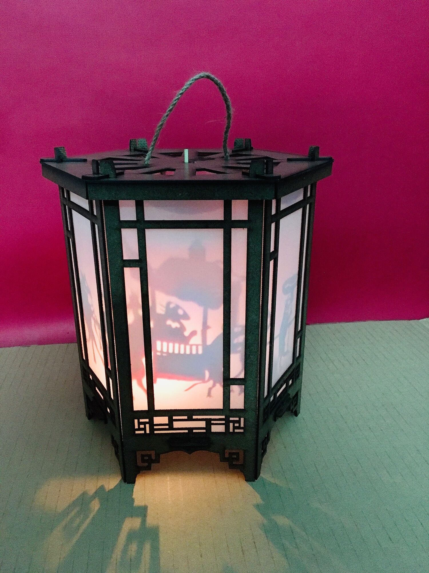 Đèn kéo quân gỗ cao 24cm( Quay đều khi đốt nến)