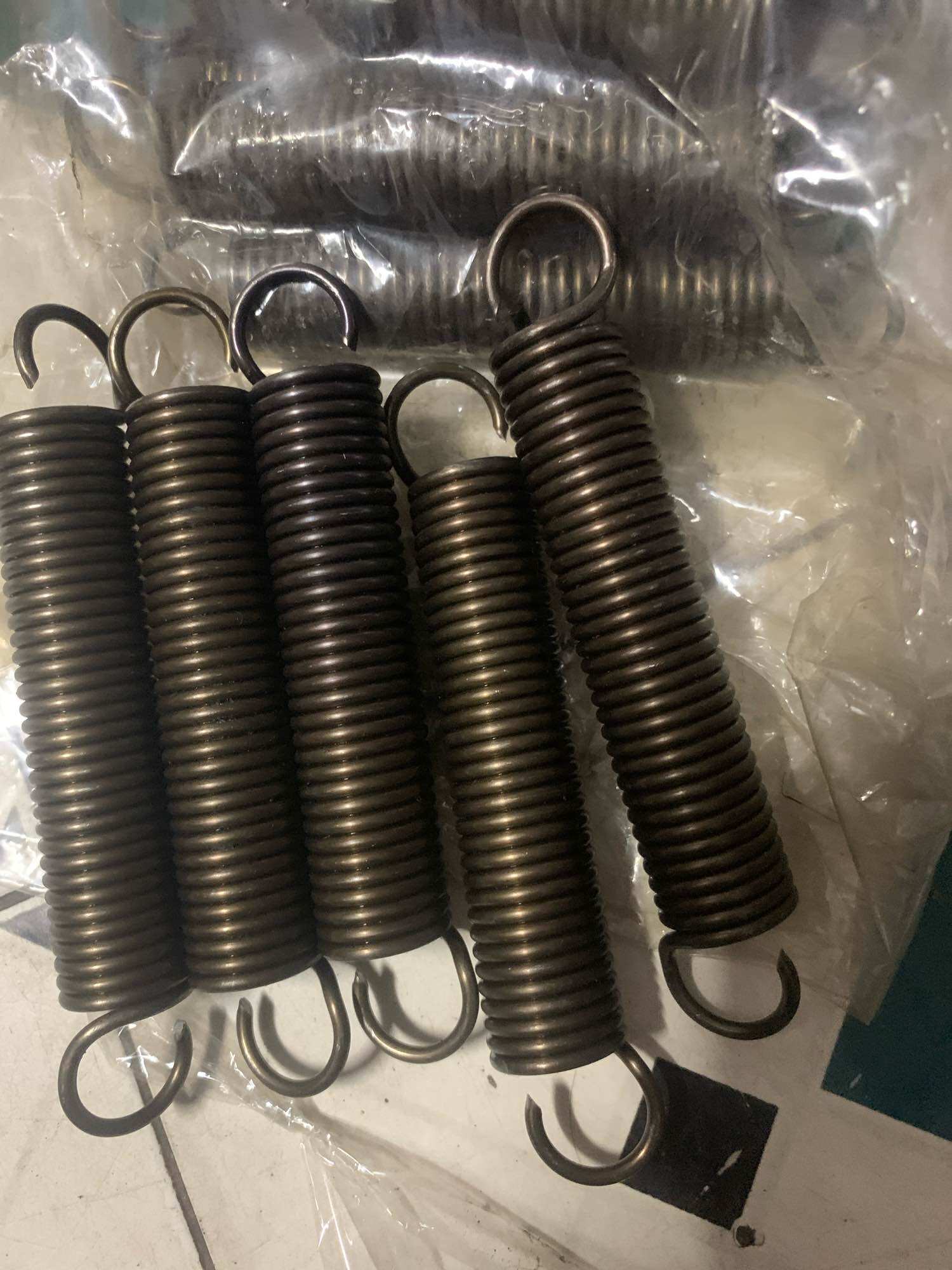 Lò xo kéo phi 20 (ngoài 20mm sợi 2.5mm dài 125mm)✅✅✅