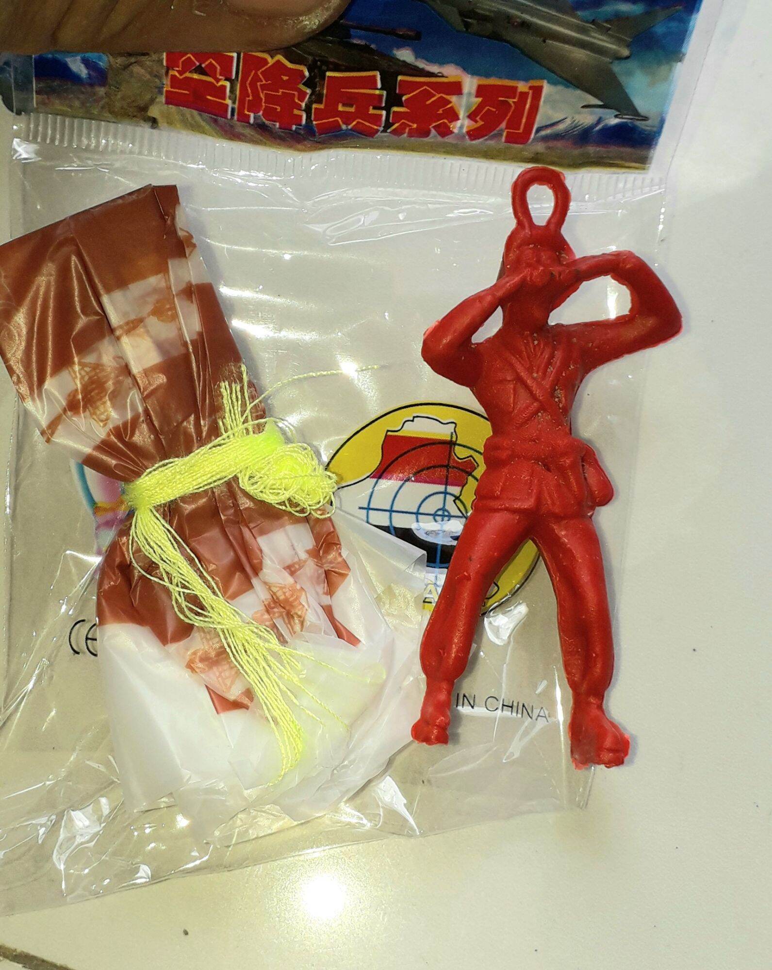 Combo 4 cái mô hình lính nhảy dù tuổi thơ