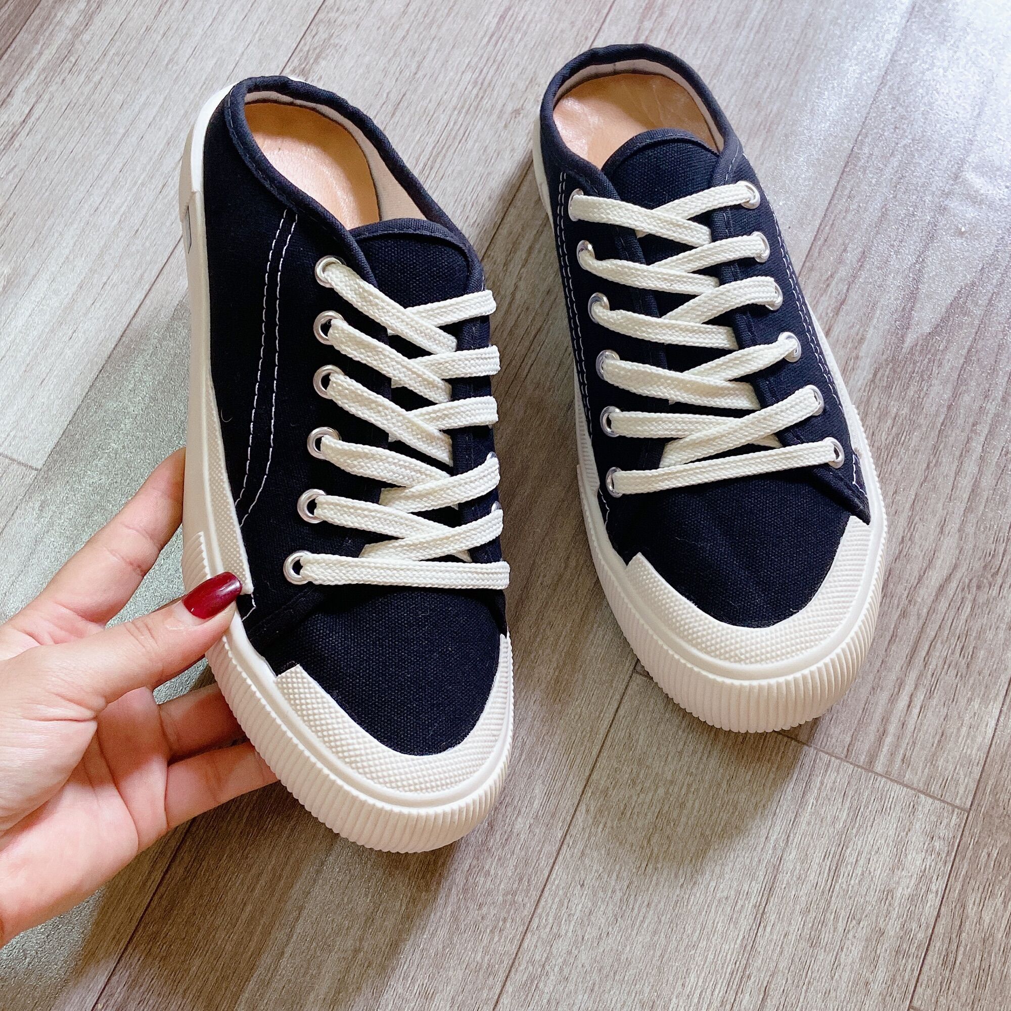 Giày thể thao nữ/Sneaker hở gót PUNSHOES đế bằng 2cm vải màu đen không họa tiết năng động