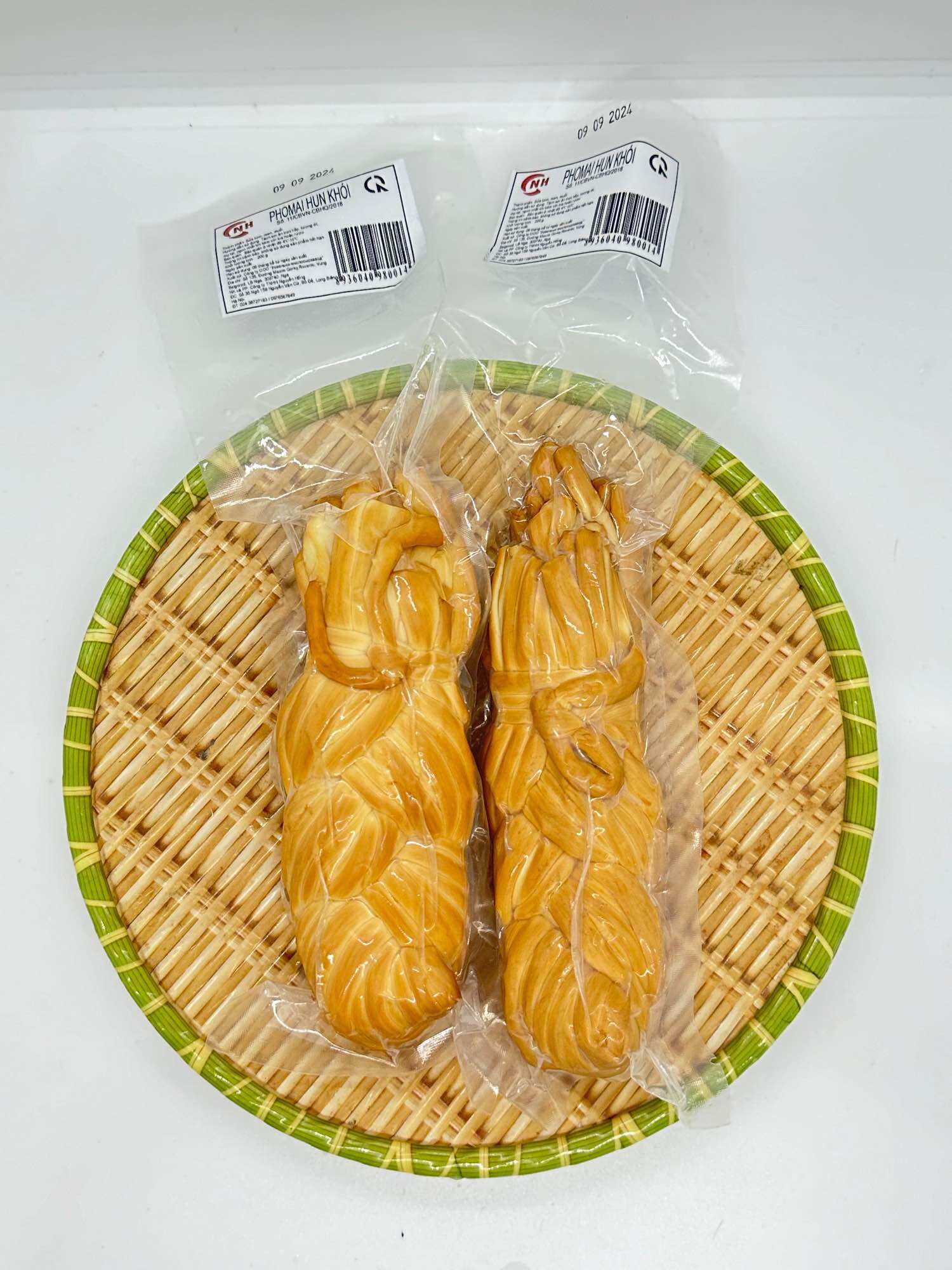 Phomai dây hun khói nhập khẩu Nga 200g