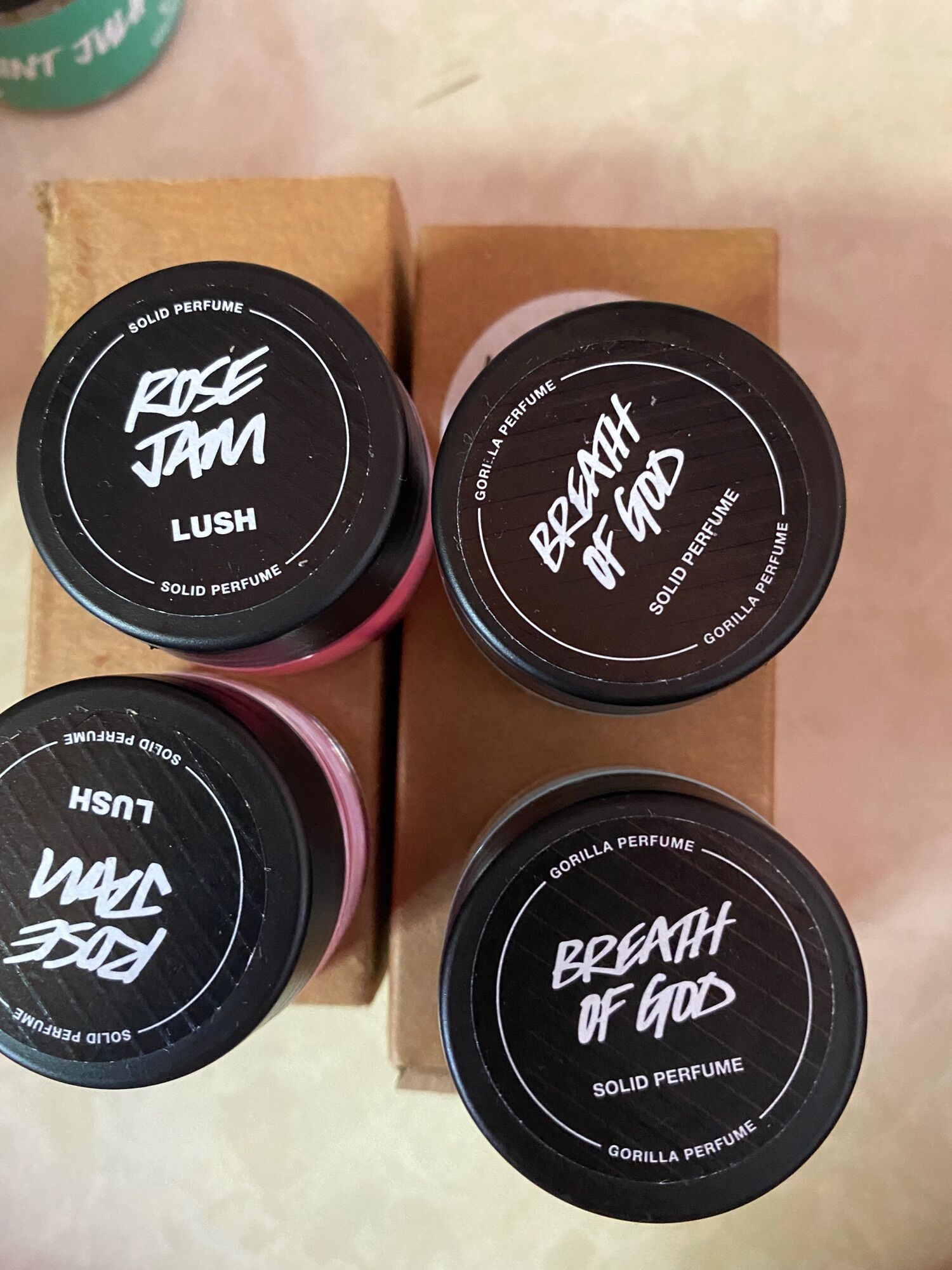 Nước hoa khô Solid perfume LUSH